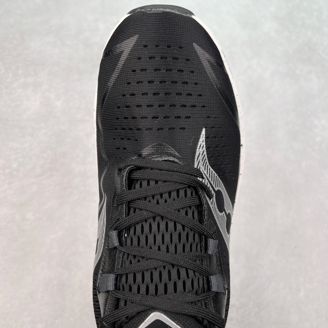 图片[4]-Saucony 索康尼ENDORPHIN Pro 啡速4 男女马拉松运动跑鞋 性能相比前几代再升级：鞋面采用全新升级的工学网设计 贴合脚部更透气 中底部分使用最新的PWRRUN+材质 搭配PWRRUN+鞋垫使中底的大幅加厚 10mm坡差进一步提供缓震、回弹性能 内底则采用了FORMFIT动态适应系统 动态契合脚型 提升包裹性和舒适性 提供更卓越的动态回馈体验 XT-900橡胶大底 可提供良好的抓地力和较强抗磨性能 尺码：36 36.5 37.5 38 38.5 39 40 40.5 41 42 42.5 43 44 44.5 45-选品中心