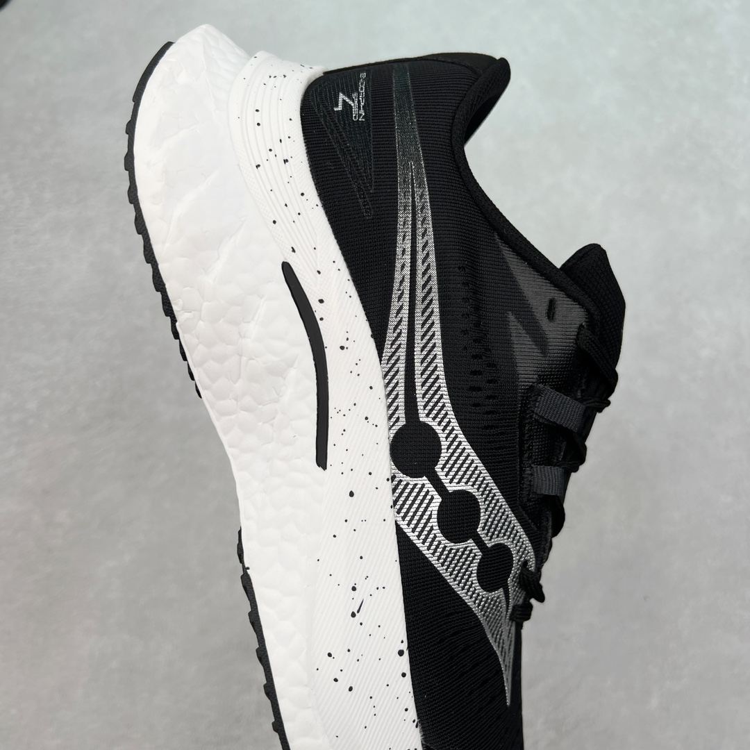 图片[6]-Saucony 索康尼ENDORPHIN Pro 啡速4 男女马拉松运动跑鞋 性能相比前几代再升级：鞋面采用全新升级的工学网设计 贴合脚部更透气 中底部分使用最新的PWRRUN+材质 搭配PWRRUN+鞋垫使中底的大幅加厚 10mm坡差进一步提供缓震、回弹性能 内底则采用了FORMFIT动态适应系统 动态契合脚型 提升包裹性和舒适性 提供更卓越的动态回馈体验 XT-900橡胶大底 可提供良好的抓地力和较强抗磨性能 尺码：36 36.5 37.5 38 38.5 39 40 40.5 41 42 42.5 43 44 44.5 45-选品中心