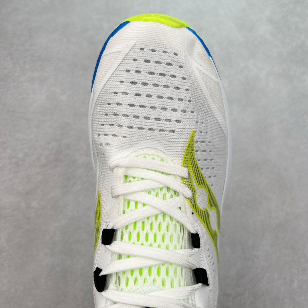 图片[4]-Saucony 索康尼ENDORPHIN Pro 啡速4 男女马拉松运动跑鞋 性能相比前几代再升级：鞋面采用全新升级的工学网设计 贴合脚部更透气 中底部分使用最新的PWRRUN+材质 搭配PWRRUN+鞋垫使中底的大幅加厚 10mm坡差进一步提供缓震、回弹性能 内底则采用了FORMFIT动态适应系统 动态契合脚型 提升包裹性和舒适性 提供更卓越的动态回馈体验 XT-900橡胶大底 可提供良好的抓地力和较强抗磨性能 尺码：36 36.5 37.5 38 38.5 39 40 40.5 41 42 42.5 43 44 44.5 45-选品中心