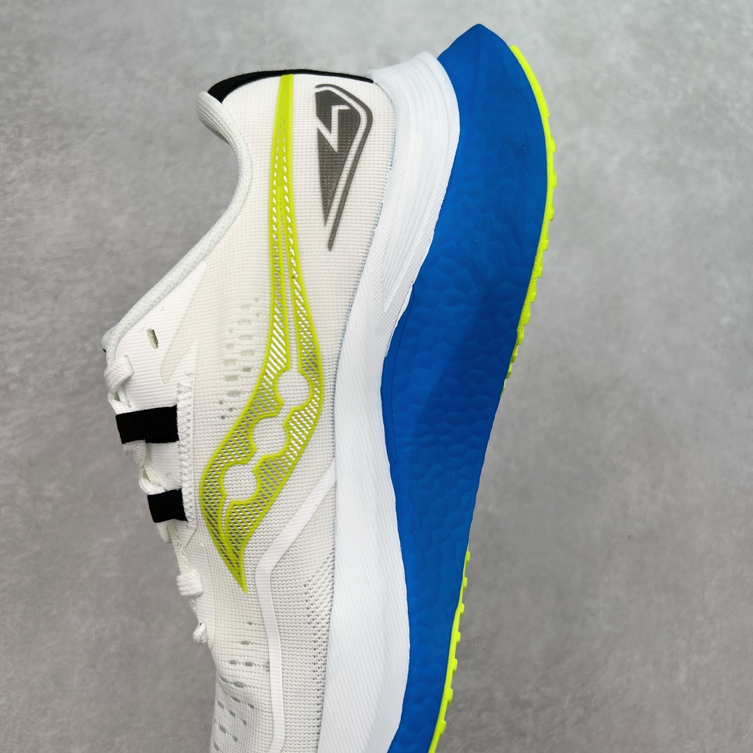 图片[7]-Saucony 索康尼ENDORPHIN Pro 啡速4 男女马拉松运动跑鞋 性能相比前几代再升级：鞋面采用全新升级的工学网设计 贴合脚部更透气 中底部分使用最新的PWRRUN+材质 搭配PWRRUN+鞋垫使中底的大幅加厚 10mm坡差进一步提供缓震、回弹性能 内底则采用了FORMFIT动态适应系统 动态契合脚型 提升包裹性和舒适性 提供更卓越的动态回馈体验 XT-900橡胶大底 可提供良好的抓地力和较强抗磨性能 尺码：36 36.5 37.5 38 38.5 39 40 40.5 41 42 42.5 43 44 44.5 45-选品中心