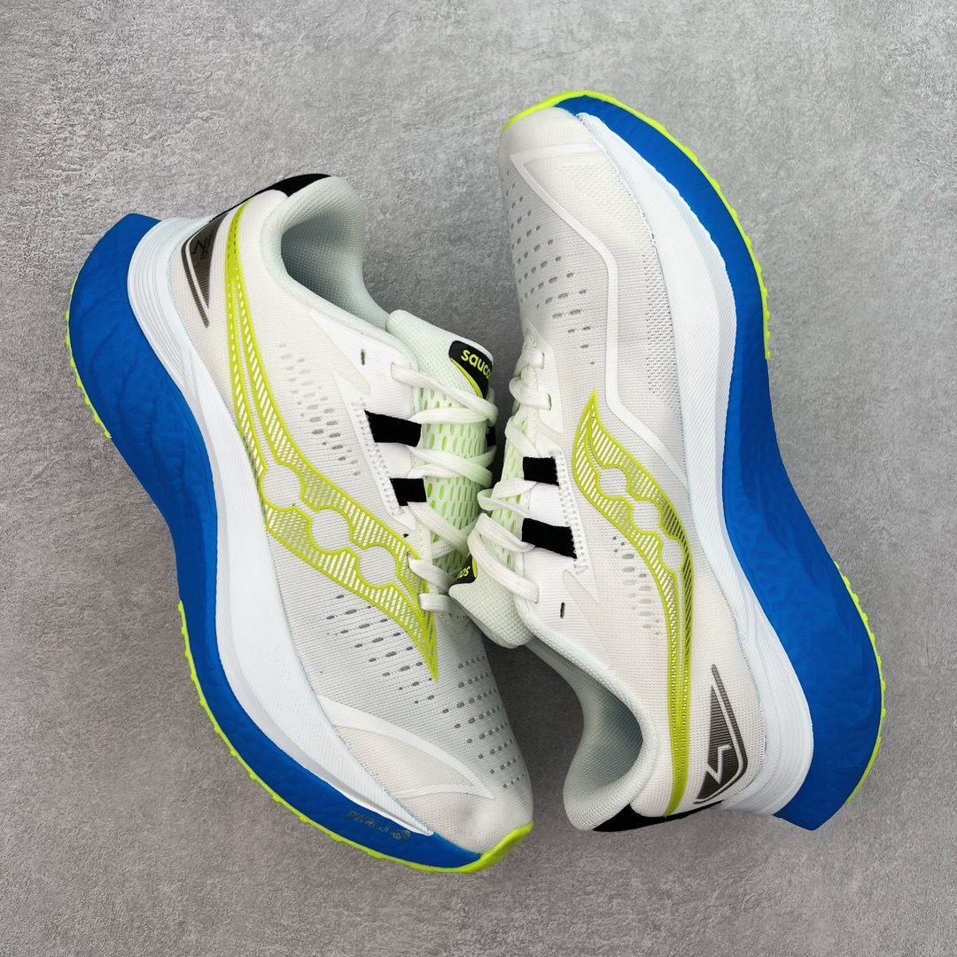 图片[3]-Saucony 索康尼ENDORPHIN Pro 啡速4 男女马拉松运动跑鞋 性能相比前几代再升级：鞋面采用全新升级的工学网设计 贴合脚部更透气 中底部分使用最新的PWRRUN+材质 搭配PWRRUN+鞋垫使中底的大幅加厚 10mm坡差进一步提供缓震、回弹性能 内底则采用了FORMFIT动态适应系统 动态契合脚型 提升包裹性和舒适性 提供更卓越的动态回馈体验 XT-900橡胶大底 可提供良好的抓地力和较强抗磨性能 尺码：36 36.5 37.5 38 38.5 39 40 40.5 41 42 42.5 43 44 44.5 45-选品中心