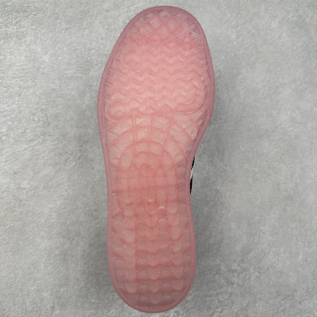 图片[9]-＃福利特价 AD Samba XLG 桑巴舞加大厚底版系列德训风百搭松糕休闲运动板鞋生胶底 自Originals Samba成功借势Blokecore风潮一跃成为街头巷尾的焦点鞋款后,不论是围绕Samba本身打造的各式「变种版本」,还是以Samba为蓝本打造联名鞋款,都成为了时尚潮流人士日常穿搭首选。Samba XLG是adidas Originals不断扩展XLG系列的一部分,旨在与年轻文化相契合,迎合那些希望通过个性时尚表达自我而不愿牺牲舒适度的年轻群体。街头时尚领域的Gen Z特别偏爱宽松的穿着风格。Samba XLG针对这一点做了创新。它在延续Samba OG经典设计的基础上,迎合年轻群体的穿着习惯,重塑为宽大的鞋身比例轮廓以及加厚中底,让消费者轻松展示自己独特的风格。全新的Samba XLG系列不仅迎合了当下年轻群体的穿搭习惯,加宽了鞋身比例以及将中底进一步增厚,在视觉比例上更加饱满,同时还保留了经典Samba的细节,这样一来,鞋迷朋友在穿搭上不仅能更加个性化,而且还能延续一定的复古感受。尺码：36 36⅔ 37⅓ 38 38⅔ 39⅓ 40 40⅔ 41⅓ 42 42⅔ 43⅓ 44 45-选品中心