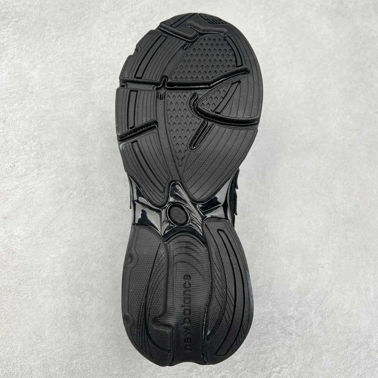 图片[9]-＃DT New Balance NB2010系列新百伦经典复古休闲运动板鞋 以ENCAP中底配以升级版 N-ERGY缓震物料 鞋面则采用特色的柔软麂皮搭以NewBalance经典的尼龙网布 低调中还原跑鞋本真 更年轻化的设计理念与材质 让新世代青年得以用全新视角体验经典鞋款的传奇魅力 货号：U2010NB13731 尺码：36 37 37.5 38 38.5 39.5 40 40.5 41.5 42 42.5 43 44-选品中心