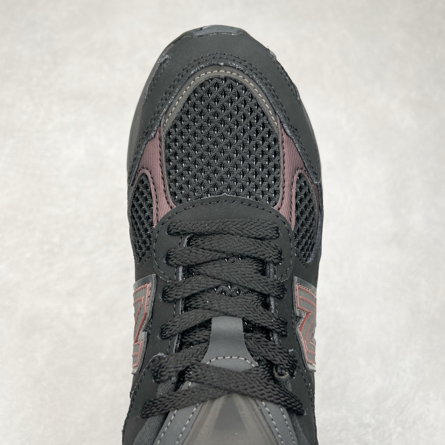 图片[4]-＃DT New Balance NB2010系列新百伦经典复古休闲运动板鞋 以ENCAP中底配以升级版 N-ERGY缓震物料 鞋面则采用特色的柔软麂皮搭以NewBalance经典的尼龙网布 低调中还原跑鞋本真 更年轻化的设计理念与材质 让新世代青年得以用全新视角体验经典鞋款的传奇魅力 货号：U2010NB13731 尺码：36 37 37.5 38 38.5 39.5 40 40.5 41.5 42 42.5 43 44-选品中心