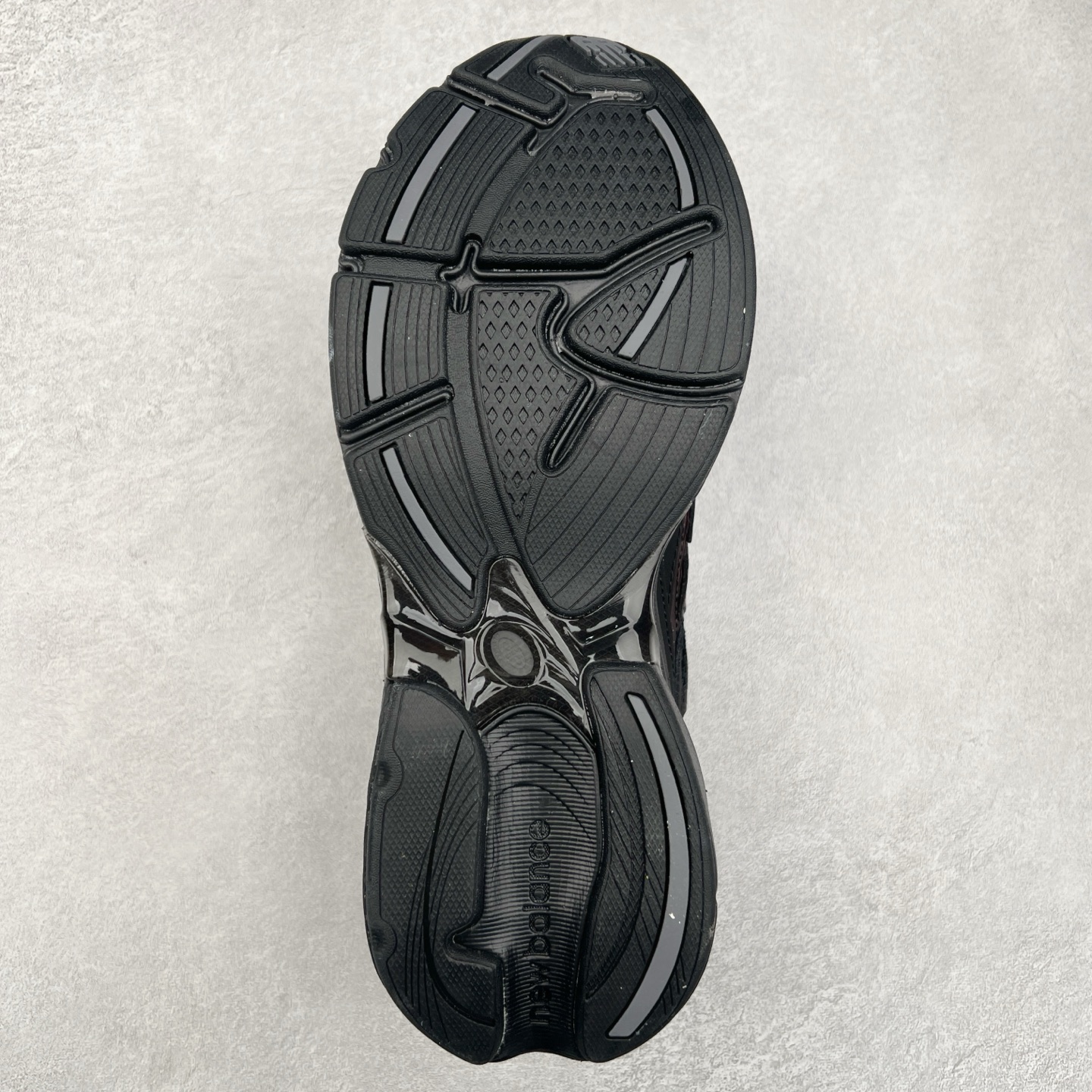 图片[9]-＃DT New Balance NB2010系列新百伦经典复古休闲运动板鞋 以ENCAP中底配以升级版 N-ERGY缓震物料 鞋面则采用特色的柔软麂皮搭以NewBalance经典的尼龙网布 低调中还原跑鞋本真 更年轻化的设计理念与材质 让新世代青年得以用全新视角体验经典鞋款的传奇魅力 货号：U2010NB13731 尺码：36 37 37.5 38 38.5 39.5 40 40.5 41.5 42 42.5 43 44-选品中心