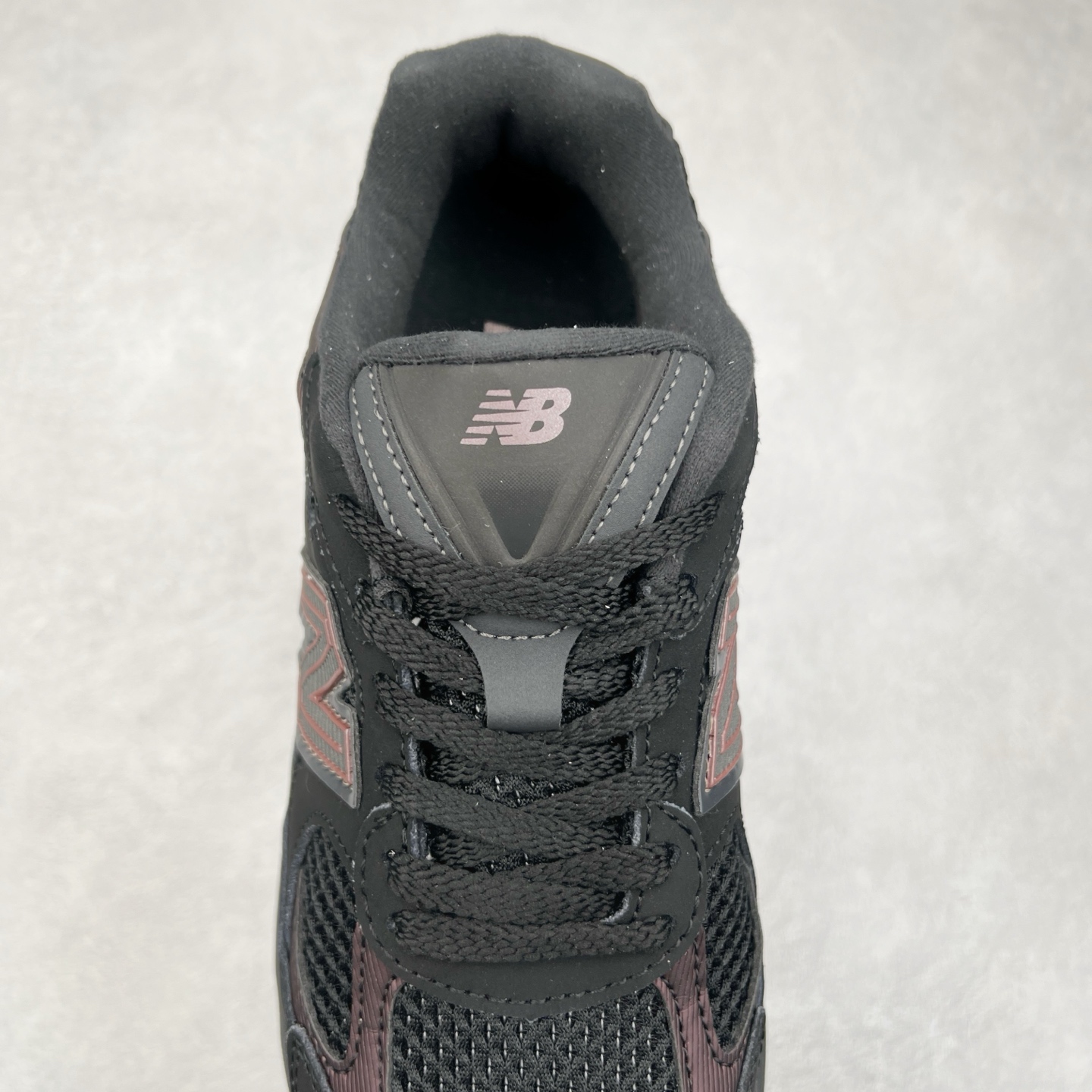 图片[5]-＃DT New Balance NB2010系列新百伦经典复古休闲运动板鞋 以ENCAP中底配以升级版 N-ERGY缓震物料 鞋面则采用特色的柔软麂皮搭以NewBalance经典的尼龙网布 低调中还原跑鞋本真 更年轻化的设计理念与材质 让新世代青年得以用全新视角体验经典鞋款的传奇魅力 货号：U2010NB13731 尺码：36 37 37.5 38 38.5 39.5 40 40.5 41.5 42 42.5 43 44-选品中心