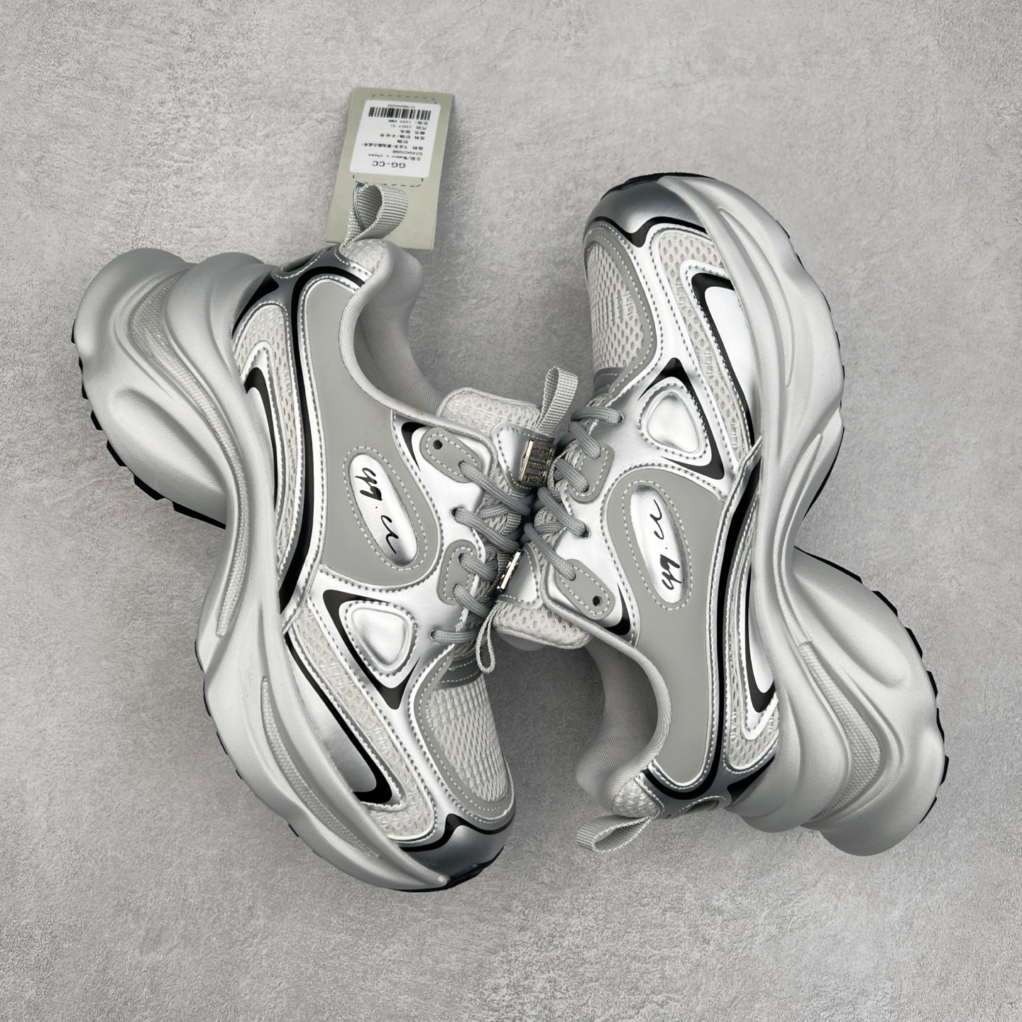 图片[3]-GG-CC白鹿同款老爹鞋 舒适百搭厚底春季新款女士休闲运动鞋系列 #广东大厂出品 完美细节 大长腿时髦look轻松定格 不费力展现率性氛围 酷帅机能风不规则设计大底 GGCC拼色造型设计 轻便舒适百搭 不管怎么搭都敲好看~ 尺码：35 36 37 38 39 40-选品中心