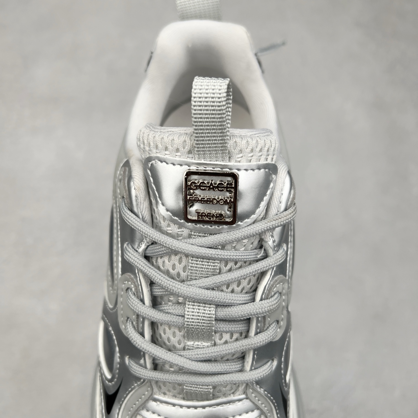 图片[5]-GG-CC白鹿同款老爹鞋 舒适百搭厚底春季新款女士休闲运动鞋系列 #广东大厂出品 完美细节 大长腿时髦look轻松定格 不费力展现率性氛围 酷帅机能风不规则设计大底 GGCC拼色造型设计 轻便舒适百搭 不管怎么搭都敲好看~ 尺码：35 36 37 38 39 40-选品中心