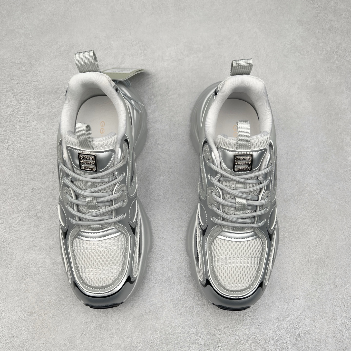 图片[2]-GG-CC白鹿同款老爹鞋 舒适百搭厚底春季新款女士休闲运动鞋系列 #广东大厂出品 完美细节 大长腿时髦look轻松定格 不费力展现率性氛围 酷帅机能风不规则设计大底 GGCC拼色造型设计 轻便舒适百搭 不管怎么搭都敲好看~ 尺码：35 36 37 38 39 40-选品中心