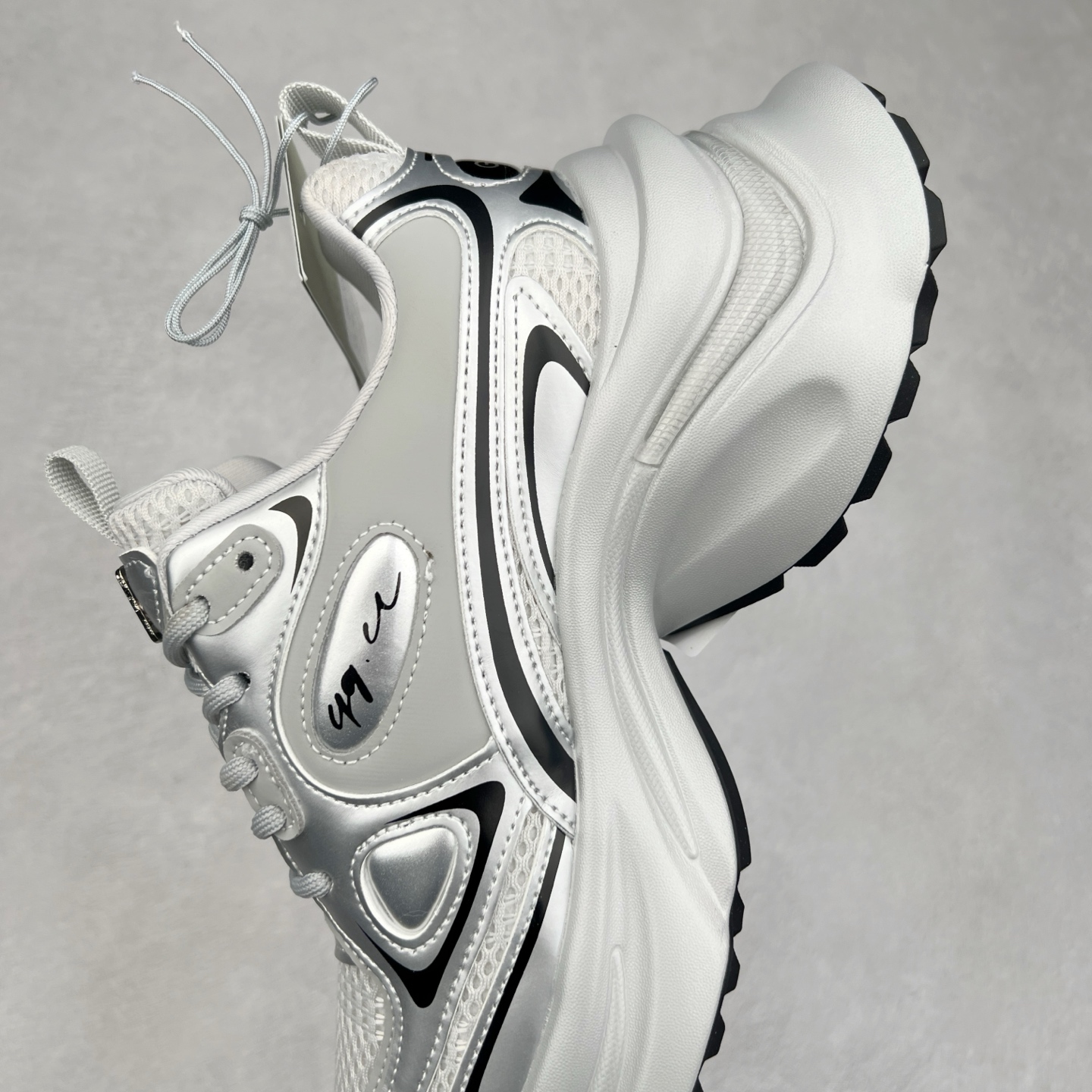 图片[7]-GG-CC白鹿同款老爹鞋 舒适百搭厚底春季新款女士休闲运动鞋系列 #广东大厂出品 完美细节 大长腿时髦look轻松定格 不费力展现率性氛围 酷帅机能风不规则设计大底 GGCC拼色造型设计 轻便舒适百搭 不管怎么搭都敲好看~ 尺码：35 36 37 38 39 40-选品中心