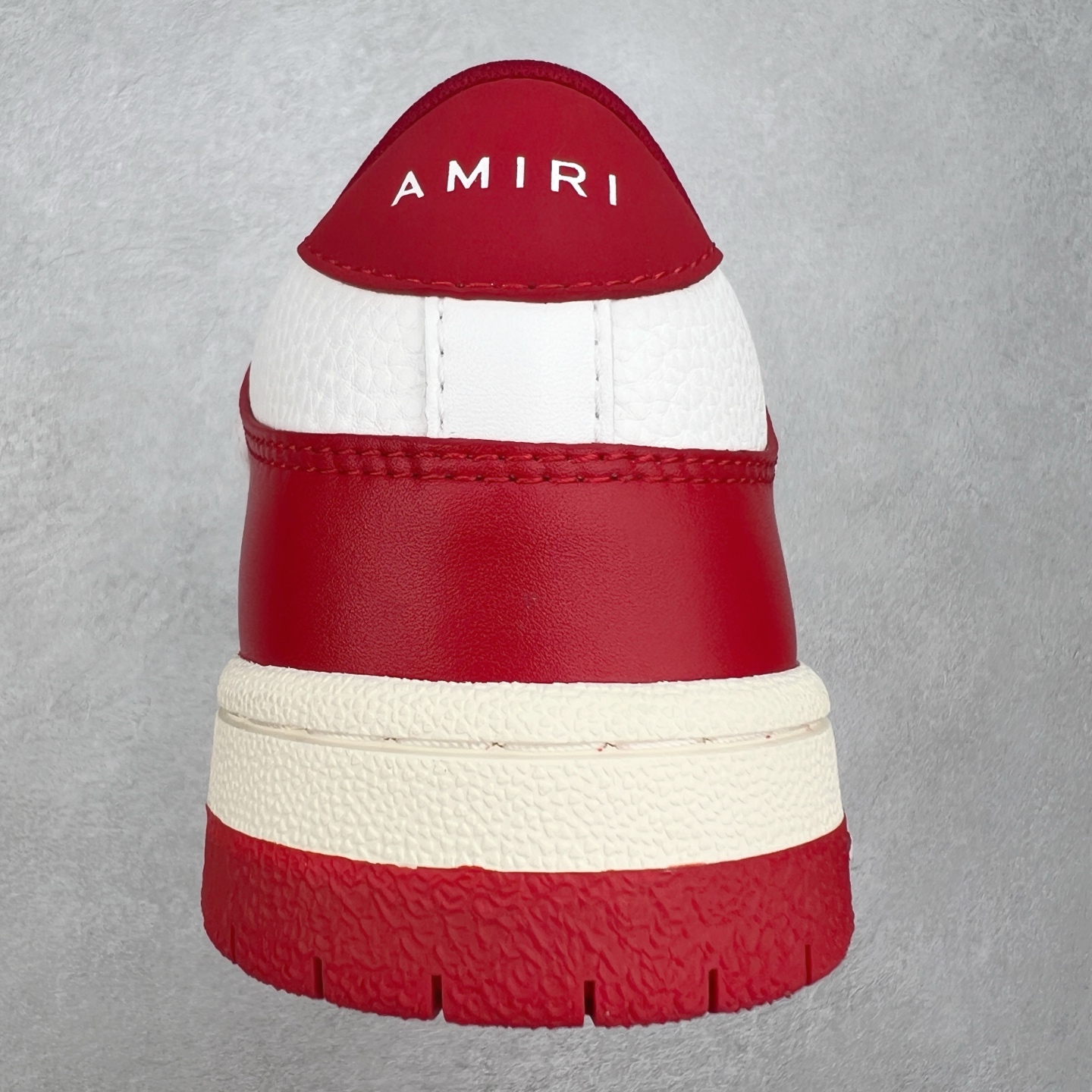 图片[8]-＃莞产 Amiri 埃米尔 Skeleton Low-Skel top Sneakers 骨骼系列情侣鞋 当潮顶流产品 众星上脚 低帮运动休闲板鞋 正确骨头形状 鞋舌外翻细节 头层牛皮双层加厚鞋面 鞋帮侧面骨头采用两张牛皮贴合处理 立体感更好 皮料切口均油边处理 定制金属LOGO铭牌及吊牌 并配有官方购物袋尽显高端大气 尺码 35 36 37 38 39 40 41 42 43 44 45-选品中心