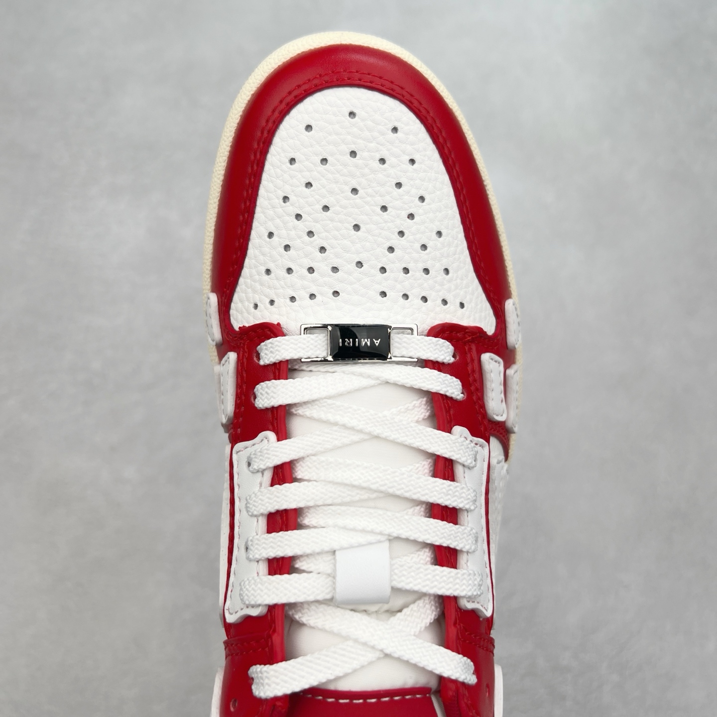 图片[4]-＃莞产 Amiri 埃米尔 Skeleton Low-Skel top Sneakers 骨骼系列情侣鞋 当潮顶流产品 众星上脚 低帮运动休闲板鞋 正确骨头形状 鞋舌外翻细节 头层牛皮双层加厚鞋面 鞋帮侧面骨头采用两张牛皮贴合处理 立体感更好 皮料切口均油边处理 定制金属LOGO铭牌及吊牌 并配有官方购物袋尽显高端大气 尺码 35 36 37 38 39 40 41 42 43 44 45-选品中心