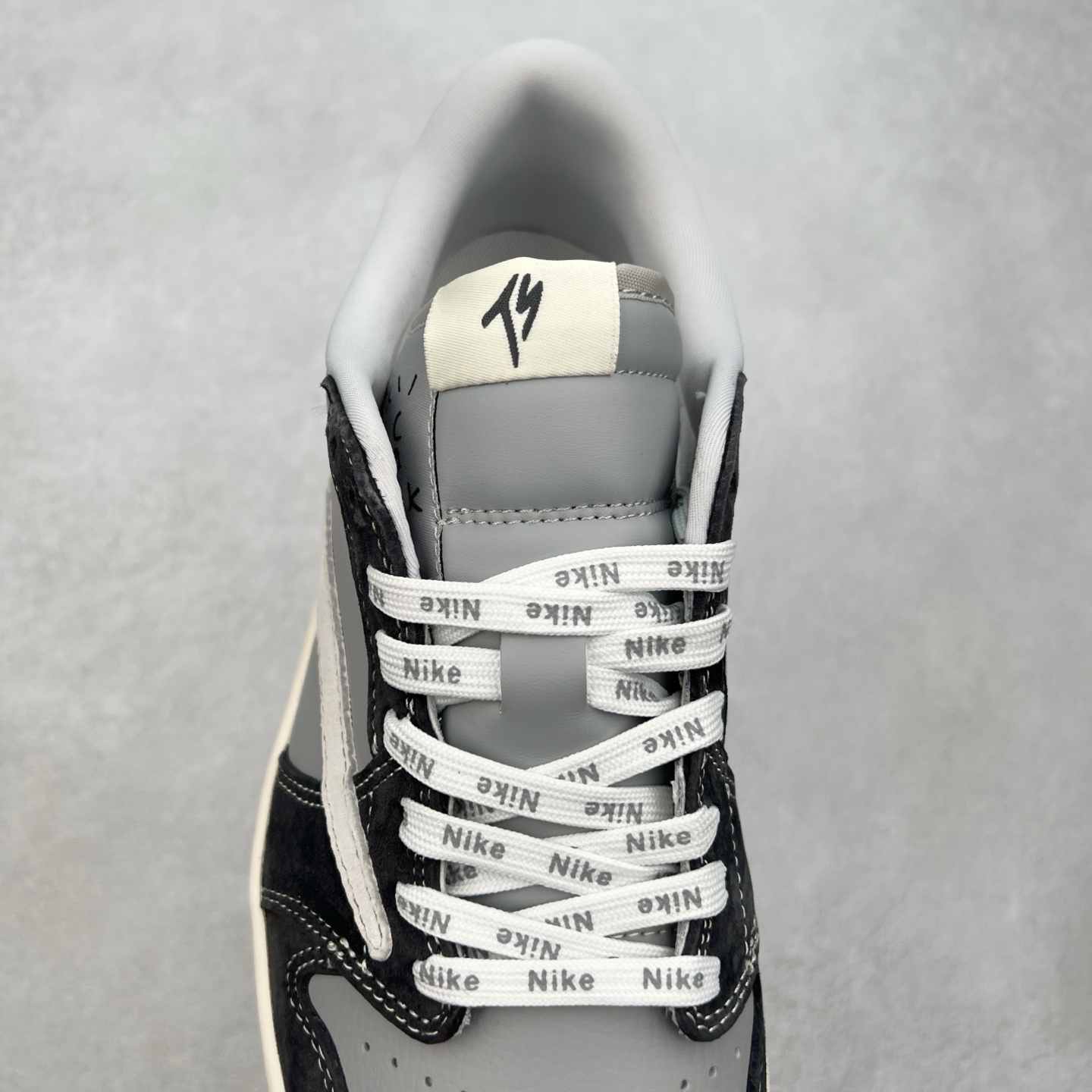 图片[5]-＃福利特价 TS x Air Jordan AJ1 Low 倒钩低帮联名定制配色 原厂内置气垫魔块 A模大底 头层小牛皮 鞋舌AJ原厂专用牛津布+AJ专用反口珍珠布+原厂无杂质高弹内里海棉+特殊封边弹力鞋带 实拍调校N版已经零色差零失真 百分百还原实物色彩所见即所得 不存在货不对板色差等低级问题 选购参考实物拍摄 不混卖不参货 只用心做好货严格选品 承诺混一赔十 尺码：36 36.5 37.5 38 38.5 39 40 40.5 41 42 42.5 43 44 44.5 45-选品中心