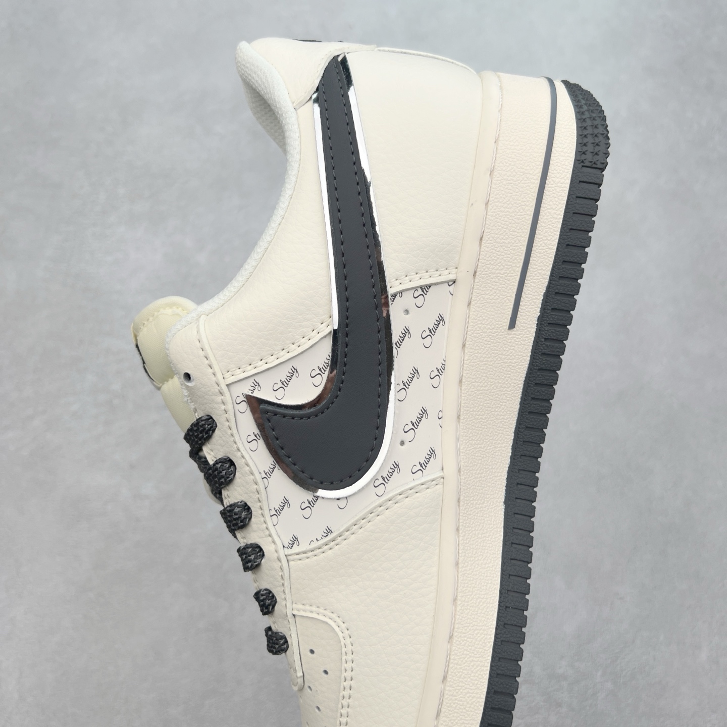 图片[7]-＃福利特价 NK Air Force 1´07 Low 空军一号低帮百搭休闲运动板鞋 柔软、弹性十足的缓震性能和出色的中底设计 横跨复古与现代的外型结合 造就出风靡全球 三十多年的Force 1 直到今天还深受青睐 实拍调校N版已经零色差零失真 百分百还原实物色彩所见即所得 不存在货不对板色差等低级问题 选购参考实物拍摄 不混卖不参货 只用心做好货严格选品 承诺混一赔十 尺码：36 36.5 37.5 38 38.5 39 40 40.5 41 42 42.5 43 44 44.5 45-选品中心