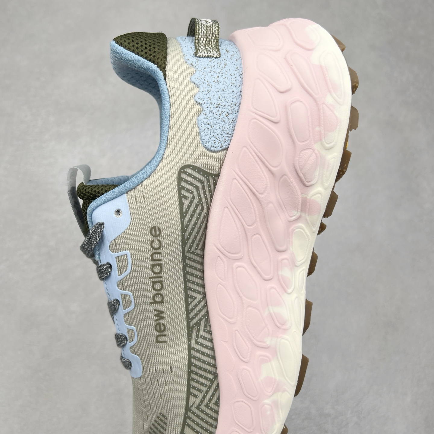 图片[7]-New Balance Fresh Foam X Trail More v3 新百伦NB莫尔V3系列低帮轻量化厚底户外越野休闲运动慢跑鞋 MTMORNGR 无论是越野训练跑还是享受自然美景 New Balance Fresh Foam X Trail More v3 都能确保双脚凉爽舒适 获得缓震支撑 这款越野跑鞋採用透气的合成/网眼鞋面 加上双层 Fresh Foam X 中底实现绝佳舒适著感 搭载鞋头防护科技与 All Terrain 系列最厚鞋底 可防止碎石跑入鞋内 让你尽情探索不受限 尺码：36 37 37.5 38 38.5 39.5 40 40.5 41.5 42 42.5 43 44 44.5 45-选品中心