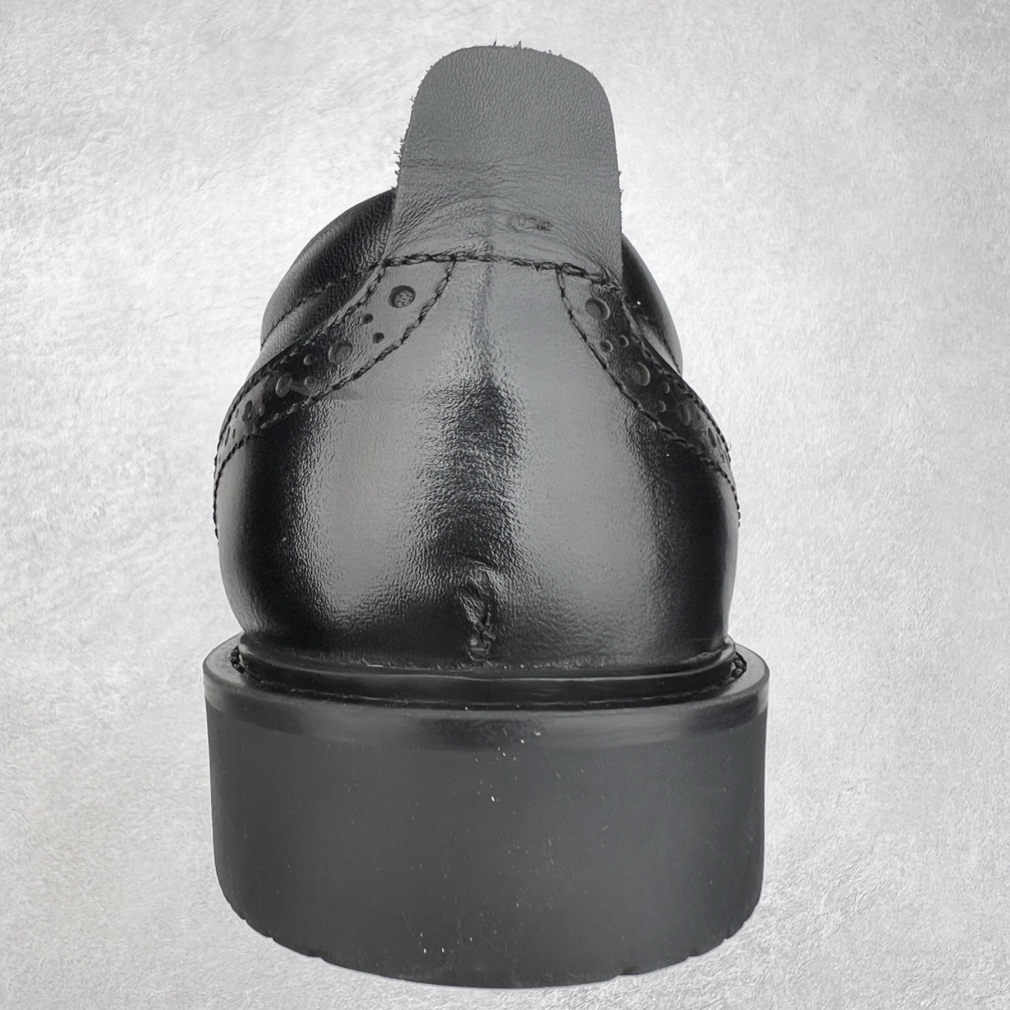 图片[8]-Ecco爱步男鞋新款运动鞋 跑鞋厚底增高老爹鞋 驱动系列全新款式 拼色拼接鞋面 时尚有型 牛皮与纺织品拼接 脚感舒适 出街有型 贴心套脚系带设计 舒适包裹双足 柔软细腻，亲肤透气 以摩托车粗犷胎纹为灵感 PU大底提供牵引性和支撑性 耐磨防滑提升稳定性 轻盈鞋底 舒适耐穿 户外出行 肆意洒脱 尺码：38 39 40 41 42 43 44（皮鞋码）-选品中心