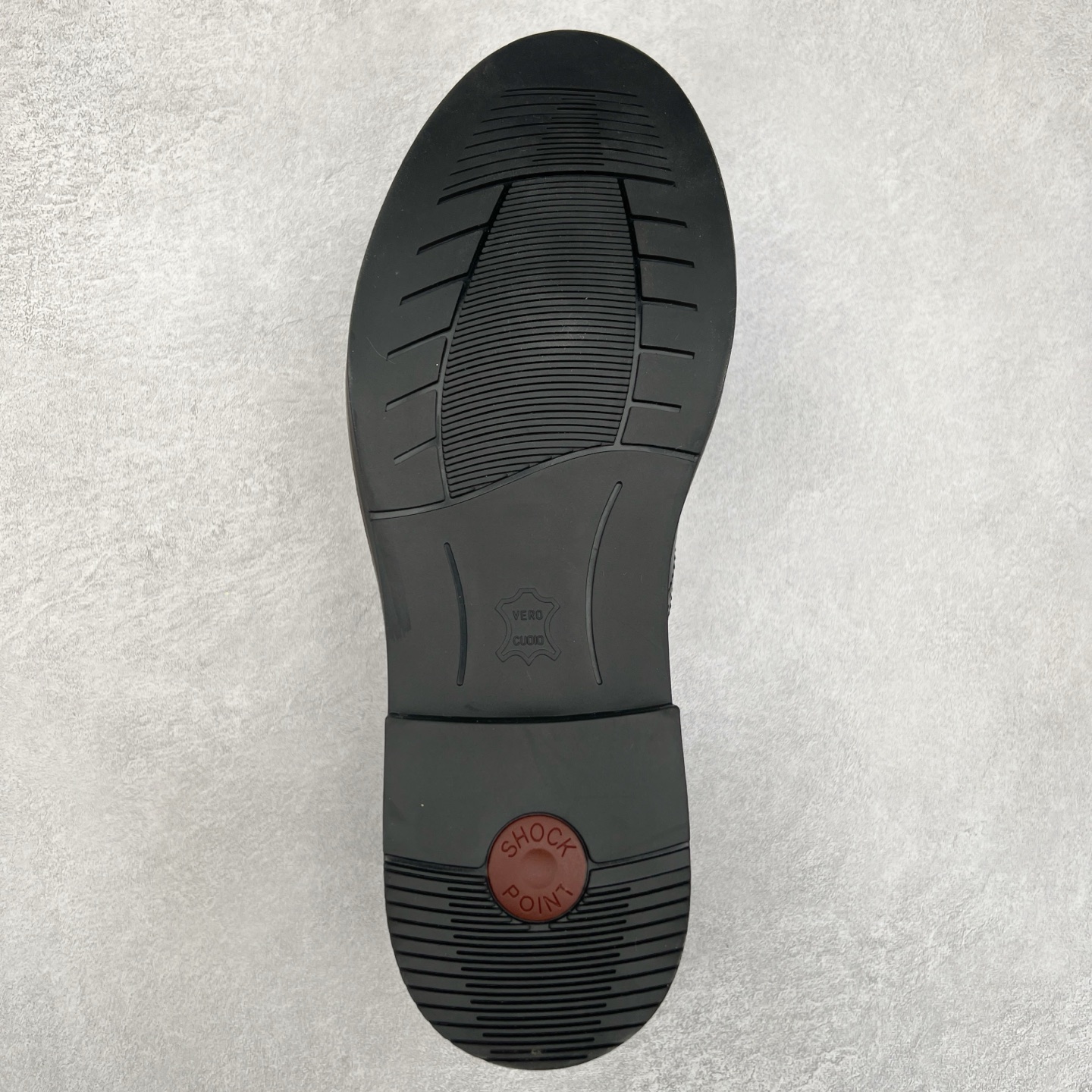 图片[9]-Ecco爱步男鞋新款运动鞋 跑鞋厚底增高老爹鞋 驱动系列全新款式 拼色拼接鞋面 时尚有型 牛皮与纺织品拼接 脚感舒适 出街有型 贴心套脚系带设计 舒适包裹双足 柔软细腻，亲肤透气 以摩托车粗犷胎纹为灵感 PU大底提供牵引性和支撑性 耐磨防滑提升稳定性 轻盈鞋底 舒适耐穿 户外出行 肆意洒脱 尺码：38 39 40 41 42 43 44（皮鞋码）-选品中心