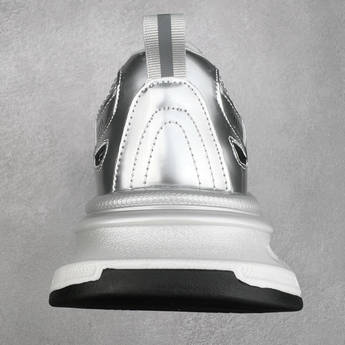 图片[8]-GG-CC Chunky Low安哥拉红休闲运动老爹鞋系列 广东大厂出品 完美细节 25ss春季新款 大长腿 时髦look轻松定格 不费力展现率性氛围 酷帅机能风不规则设计大底 GGCC 银灰红色拼色造型设计 轻便舒适百搭 不管怎么搭都敲好看~尺码：35 36 37 38 39 40-选品中心