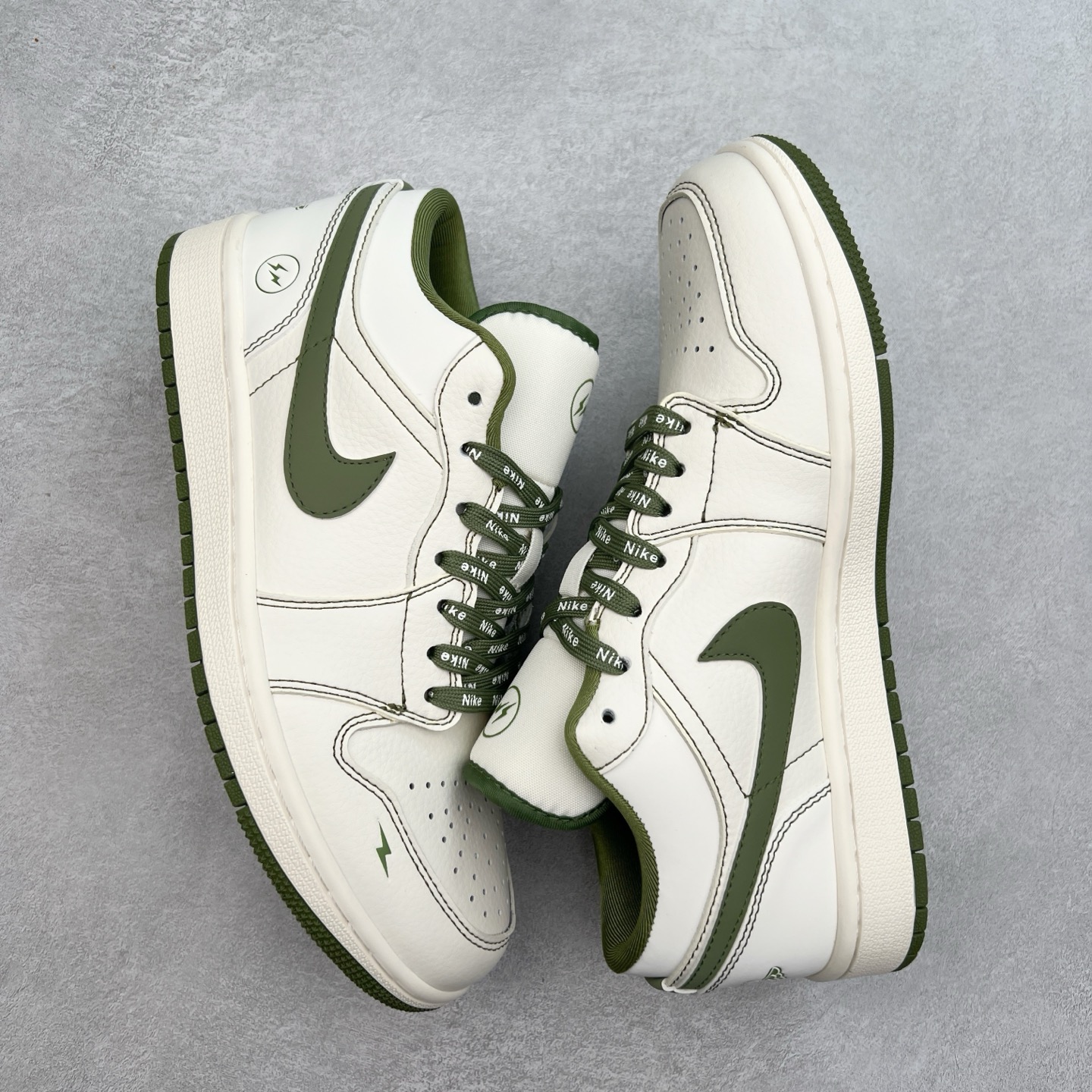 图片[3]-＃福利特价 TS x Air Jordan AJ1 Low 倒钩低帮联名定制配色 原厂内置气垫魔块 A模大底 头层小牛皮 鞋舌AJ原厂专用牛津布+AJ专用反口珍珠布+原厂无杂质高弹内里海棉+特殊封边弹力鞋带 实拍调校N版已经零色差零失真 百分百还原实物色彩所见即所得 不存在货不对板色差等低级问题 选购参考实物拍摄 不混卖不参货 只用心做好货严格选品 承诺混一赔十 尺码：36 36.5 37.5 38 38.5 39 40 40.5 41 42 42.5 43 44 44.5 45-选品中心