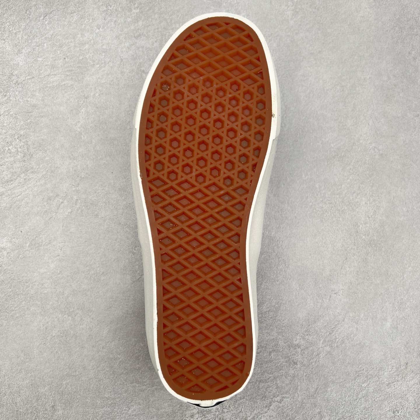 图片[9]-Vans Authentic REISSUE 44 范斯官方 舒适百搭低帮休闲帆布鞋 融合了Vans安纳海姆的复古属性 从鞋型和贴合度方面重塑鞋款 尺码：35 36 36.5 37 38 38.5 39 40 40.5 41 42 42.5 43 44-选品中心