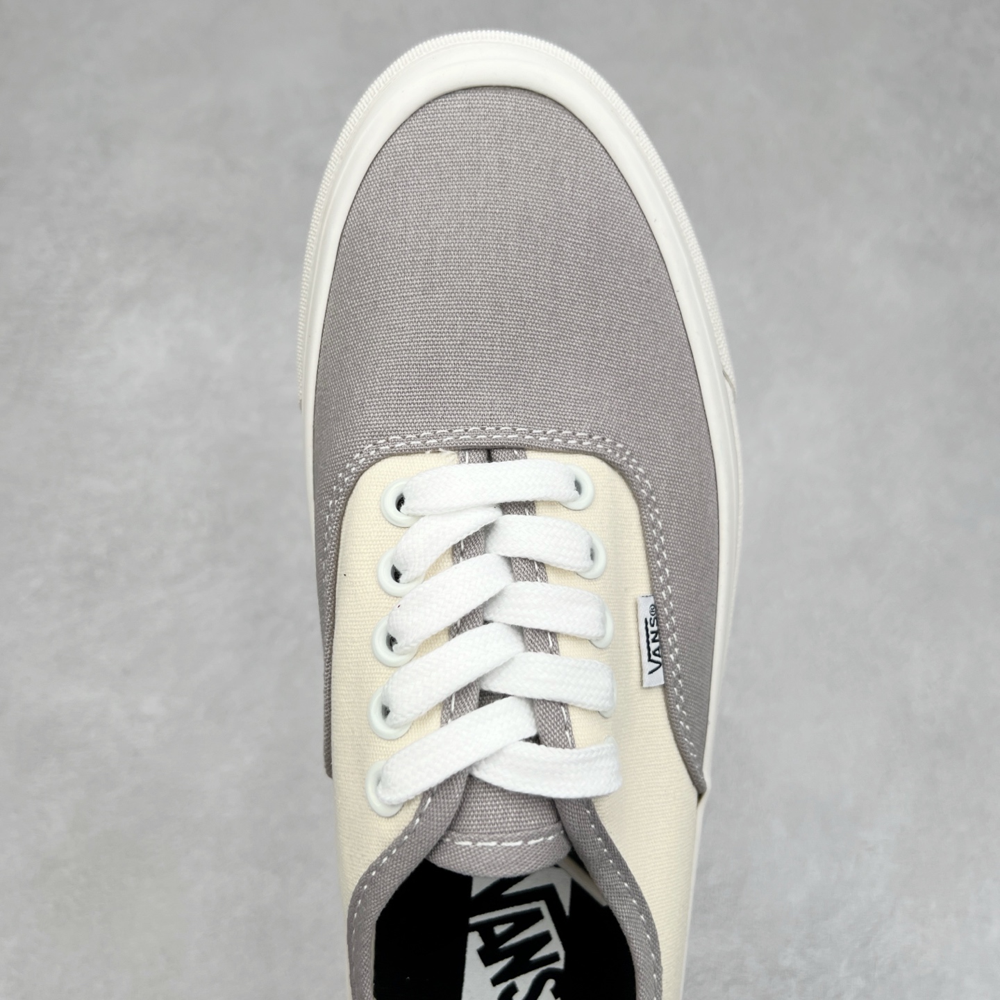 图片[4]-Vans Authentic REISSUE 44 范斯官方 舒适百搭低帮休闲帆布鞋 融合了Vans安纳海姆的复古属性 从鞋型和贴合度方面重塑鞋款 尺码：35 36 36.5 37 38 38.5 39 40 40.5 41 42 42.5 43 44-选品中心