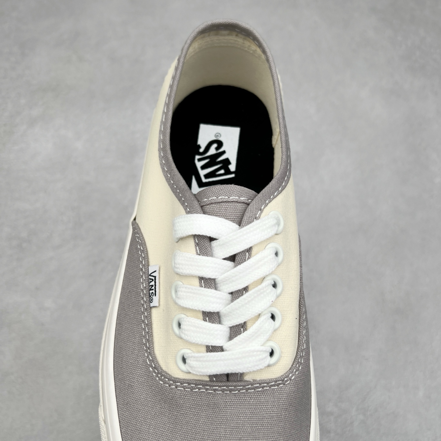 图片[5]-Vans Authentic REISSUE 44 范斯官方 舒适百搭低帮休闲帆布鞋 融合了Vans安纳海姆的复古属性 从鞋型和贴合度方面重塑鞋款 尺码：35 36 36.5 37 38 38.5 39 40 40.5 41 42 42.5 43 44-选品中心