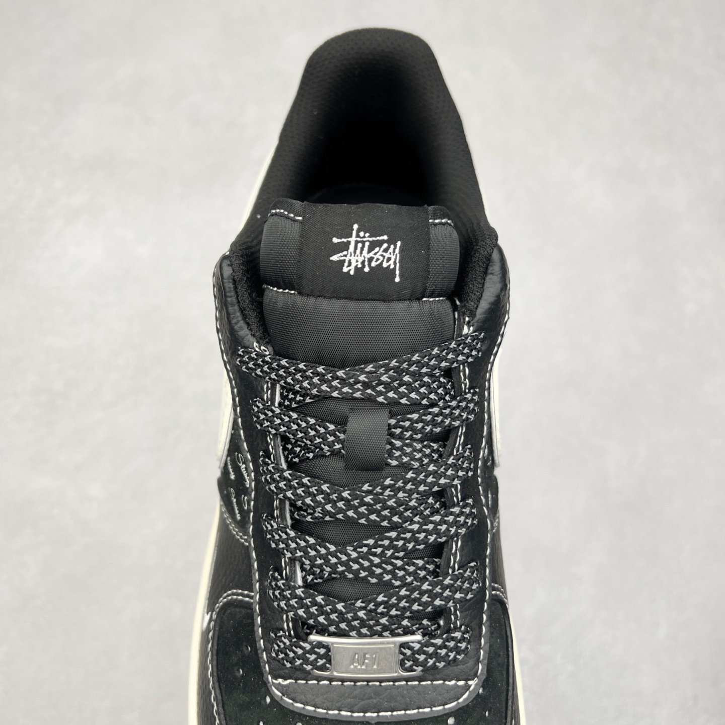 图片[5]-＃福利特价 NK Air Force 1´07 Low 空军一号低帮百搭休闲运动板鞋 柔软、弹性十足的缓震性能和出色的中底设计 横跨复古与现代的外型结合 造就出风靡全球 三十多年的Force 1 直到今天还深受青睐 实拍调校N版已经零色差零失真 百分百还原实物色彩所见即所得 不存在货不对板色差等低级问题 选购参考实物拍摄 不混卖不参货 只用心做好货严格选品 承诺混一赔十 尺码：36 36.5 37.5 38 38.5 39 40 40.5 41 42 42.5 43 44 44.5 45-选品中心