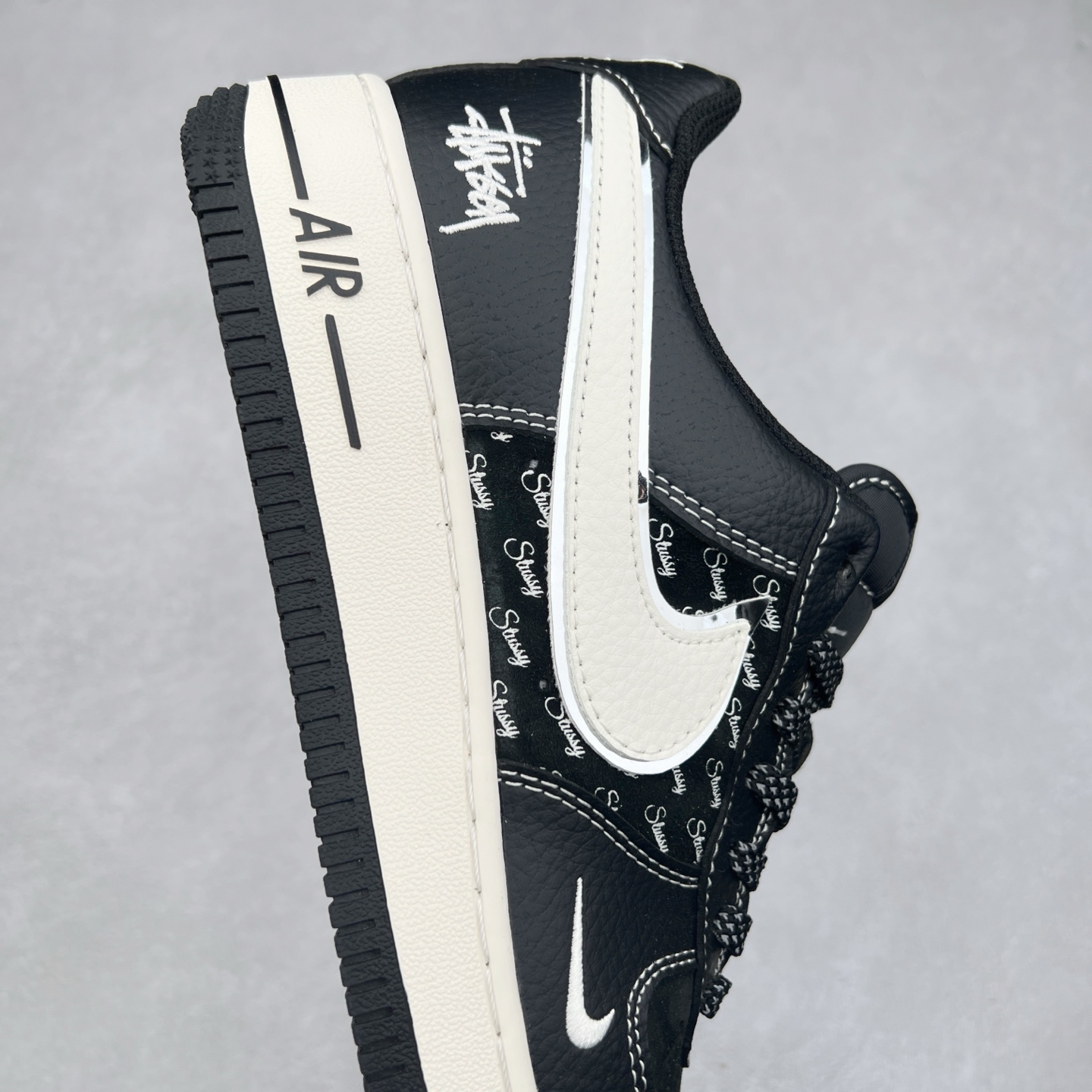 图片[6]-＃福利特价 NK Air Force 1´07 Low 空军一号低帮百搭休闲运动板鞋 柔软、弹性十足的缓震性能和出色的中底设计 横跨复古与现代的外型结合 造就出风靡全球 三十多年的Force 1 直到今天还深受青睐 实拍调校N版已经零色差零失真 百分百还原实物色彩所见即所得 不存在货不对板色差等低级问题 选购参考实物拍摄 不混卖不参货 只用心做好货严格选品 承诺混一赔十 尺码：36 36.5 37.5 38 38.5 39 40 40.5 41 42 42.5 43 44 44.5 45-选品中心