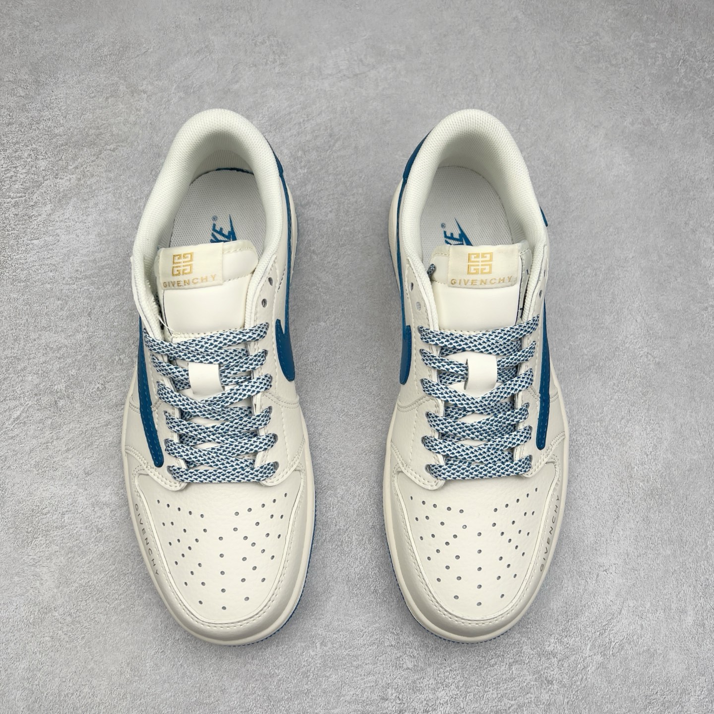 图片[2]-＃福利特价 TS x Air Jordan AJ1 Low 倒钩低帮联名定制配色 原厂内置气垫魔块 A模大底 头层小牛皮 鞋舌AJ原厂专用牛津布+AJ专用反口珍珠布+原厂无杂质高弹内里海棉+特殊封边弹力鞋带 实拍调校N版已经零色差零失真 百分百还原实物色彩所见即所得 不存在货不对板色差等低级问题 选购参考实物拍摄 不混卖不参货 只用心做好货严格选品 承诺混一赔十 尺码：36 36.5 37.5 38 38.5 39 40 40.5 41 42 42.5 43 44 44.5 45-选品中心