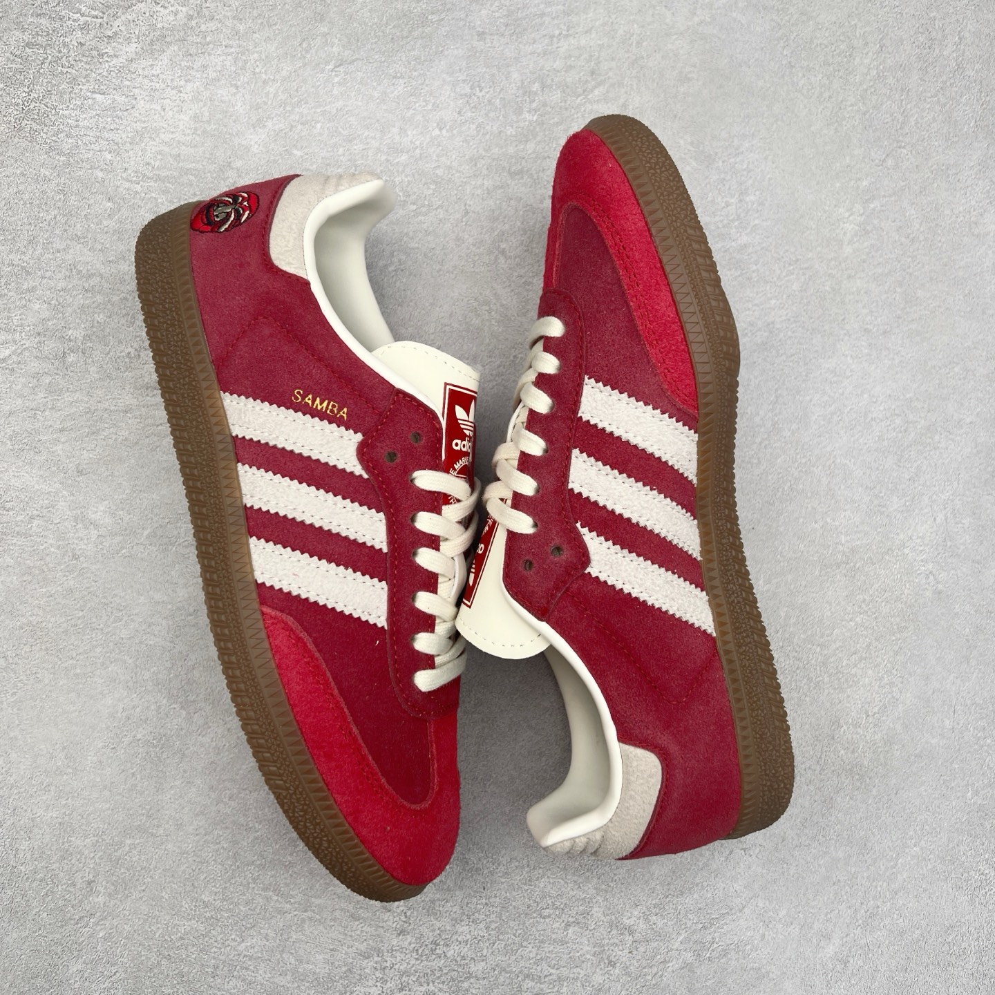图片[3]-AD Original Samba OG 复古经典轻便板鞋 IG8905 这款桑巴鞋展示了高质量的工艺 带有装饰的超锁缝制和无缝的手感 柔软、柔软的皮革造型和标志性的3条纹完成了精致的外观 正规合身鞋带 鞋面上有绒面鞋垫 橡胶鞋底 享受正畸套筒软感 自50年代首次亮相以来就一直在赢得粉丝的青睐 尺码：36 36.5 37.5 38 38.5 39 40 40.5 41 42 42.5 43 44 44.5 45-选品中心