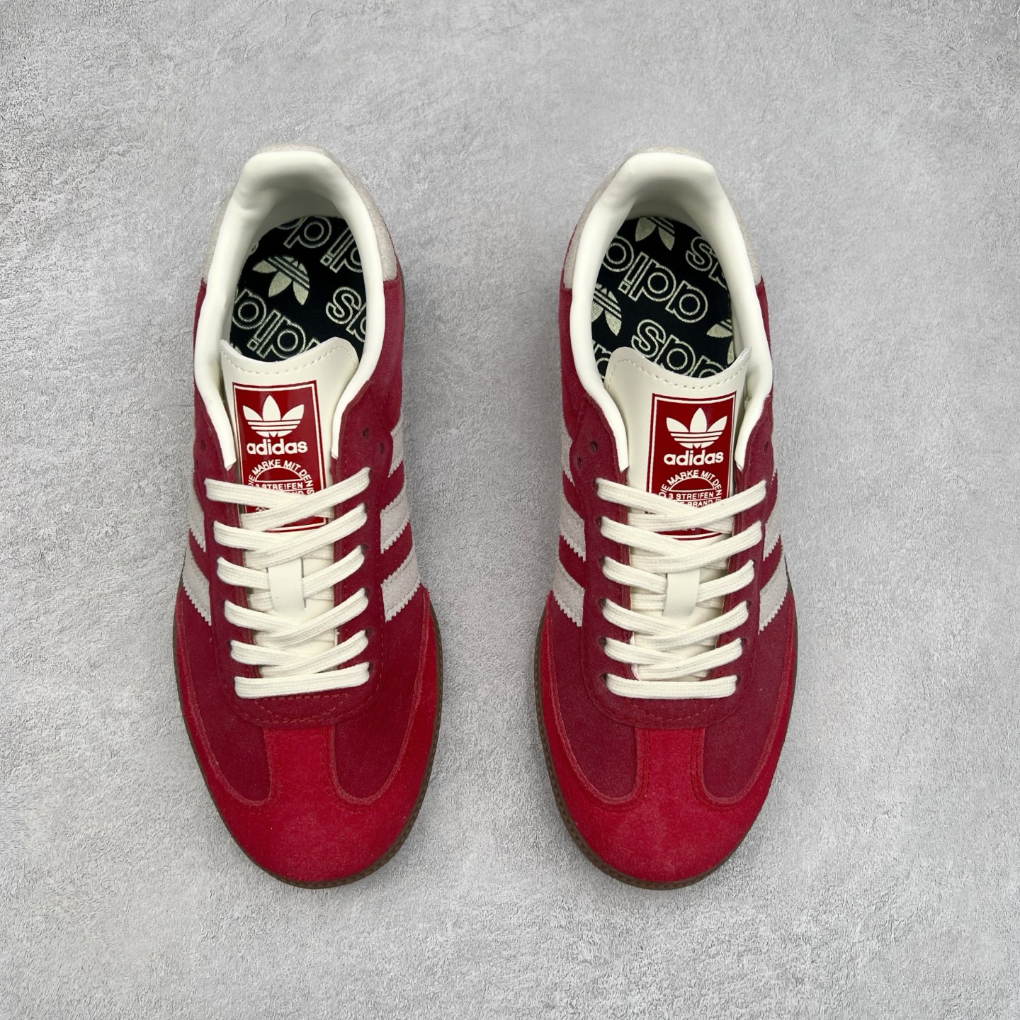 图片[2]-AD Original Samba OG 复古经典轻便板鞋 IG8905 这款桑巴鞋展示了高质量的工艺 带有装饰的超锁缝制和无缝的手感 柔软、柔软的皮革造型和标志性的3条纹完成了精致的外观 正规合身鞋带 鞋面上有绒面鞋垫 橡胶鞋底 享受正畸套筒软感 自50年代首次亮相以来就一直在赢得粉丝的青睐 尺码：36 36.5 37.5 38 38.5 39 40 40.5 41 42 42.5 43 44 44.5 45-选品中心