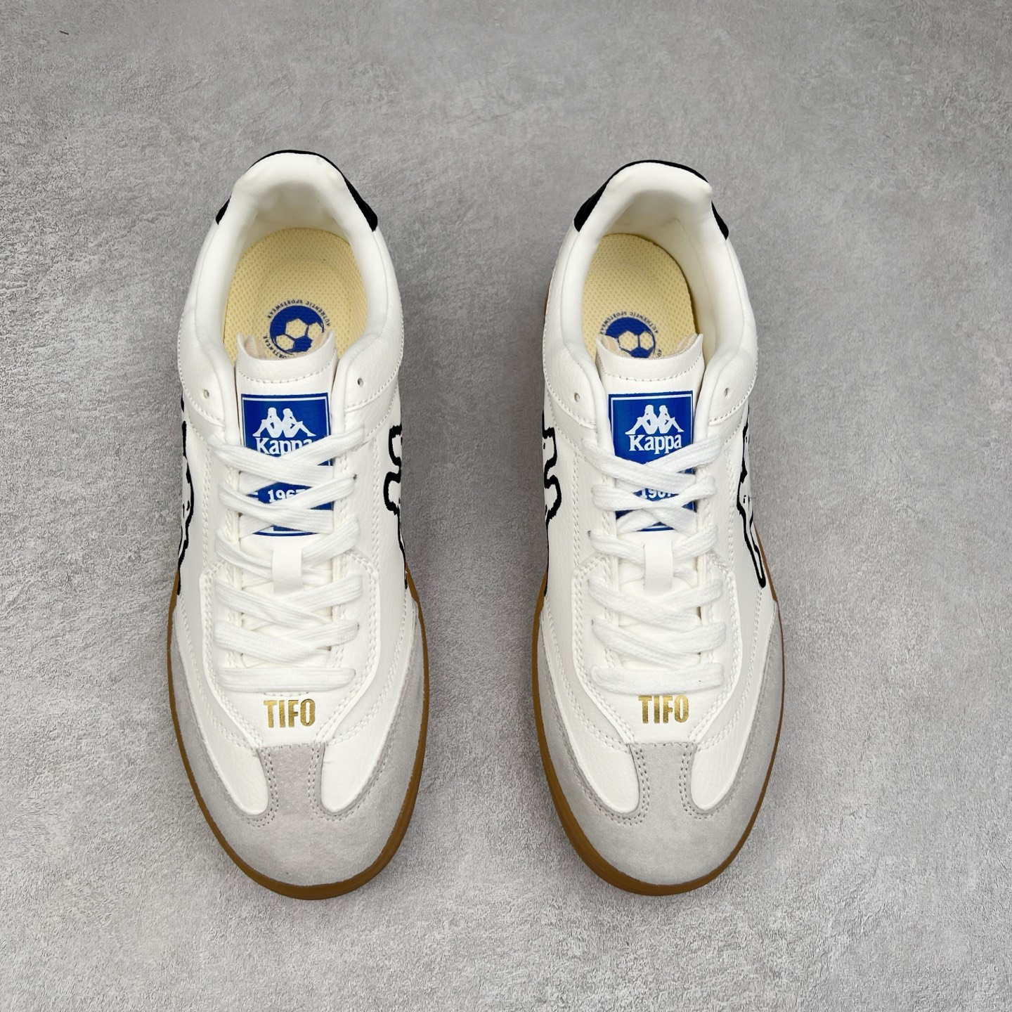 图片[2]-Kappa 1967 Low Sneaker 卡帕系列低帮百搭厚底休闲运动板鞋 原楦原纸版开发版型 采用硬质牛剖革鞋面材质 外置增高耐磨橡胶大底 实拍调校N版已经零色差零失真 百分百还原实物色彩所见即所得 不存在货不对板色差等低级问题 选购参考实物拍摄 不混卖不参货 只用心做好货严格选品 承诺混一赔十 尺码：36 36.5 37.5 38 38.5 39 40 40.5 41 42 42.5 43 44 44.5 45-选品中心