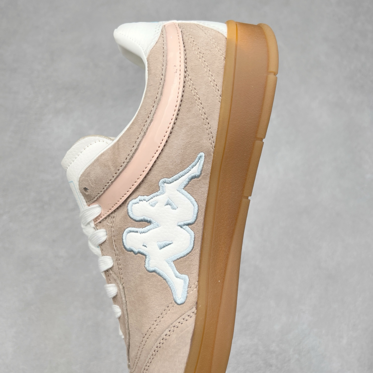 图片[7]-Kappa 1967 Low Sneaker 卡帕系列低帮百搭厚底休闲运动板鞋 原楦原纸版开发版型 采用硬质牛剖革鞋面材质 外置增高耐磨橡胶大底 实拍调校N版已经零色差零失真 百分百还原实物色彩所见即所得 不存在货不对板色差等低级问题 选购参考实物拍摄 不混卖不参货 只用心做好货严格选品 承诺混一赔十 尺码：36 36.5 37.5 38 38.5 39 40 40.5 41 42 42.5 43 44 44.5 45-选品中心