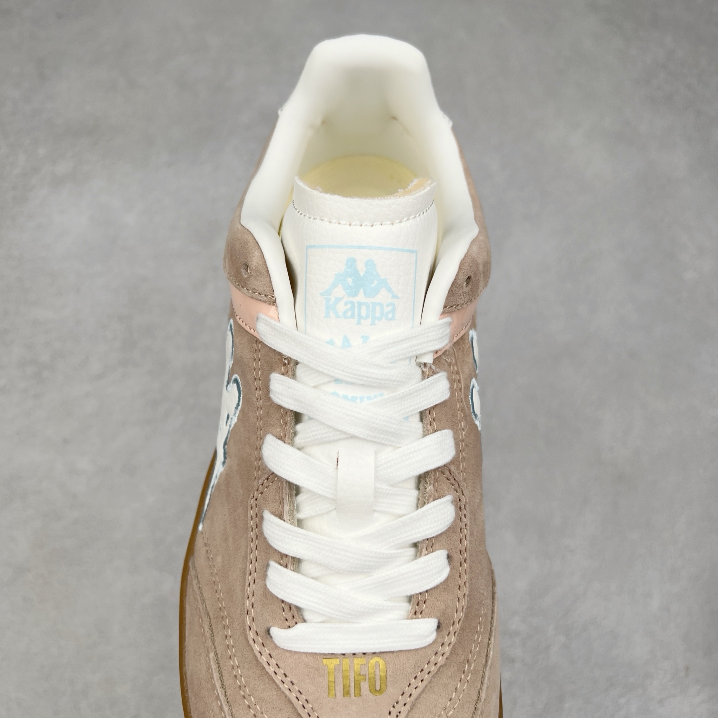 图片[5]-Kappa 1967 Low Sneaker 卡帕系列低帮百搭厚底休闲运动板鞋 原楦原纸版开发版型 采用硬质牛剖革鞋面材质 外置增高耐磨橡胶大底 实拍调校N版已经零色差零失真 百分百还原实物色彩所见即所得 不存在货不对板色差等低级问题 选购参考实物拍摄 不混卖不参货 只用心做好货严格选品 承诺混一赔十 尺码：36 36.5 37.5 38 38.5 39 40 40.5 41 42 42.5 43 44 44.5 45-选品中心