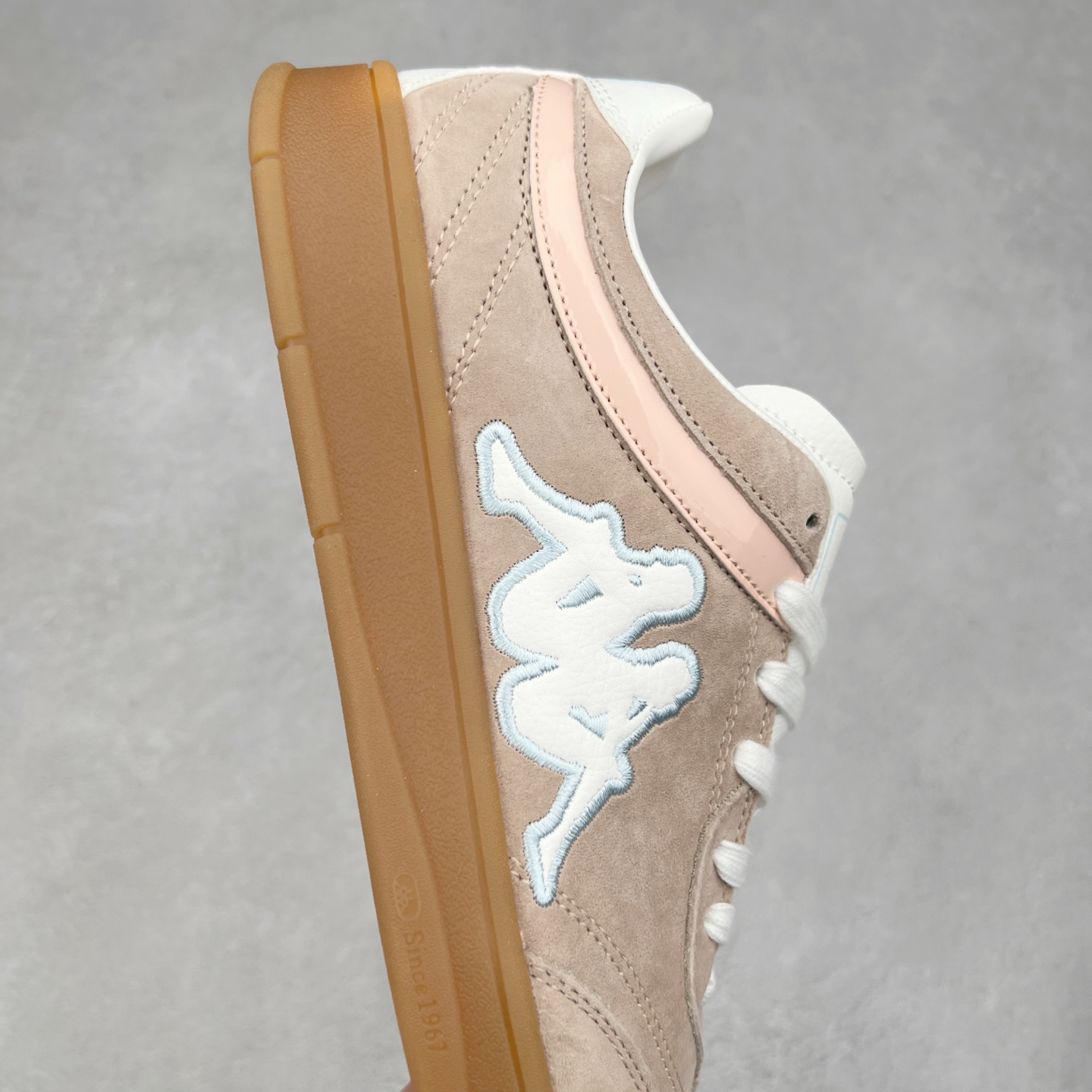 图片[6]-Kappa 1967 Low Sneaker 卡帕系列低帮百搭厚底休闲运动板鞋 原楦原纸版开发版型 采用硬质牛剖革鞋面材质 外置增高耐磨橡胶大底 实拍调校N版已经零色差零失真 百分百还原实物色彩所见即所得 不存在货不对板色差等低级问题 选购参考实物拍摄 不混卖不参货 只用心做好货严格选品 承诺混一赔十 尺码：36 36.5 37.5 38 38.5 39 40 40.5 41 42 42.5 43 44 44.5 45-选品中心