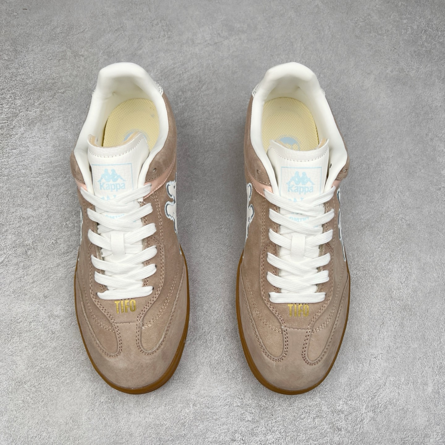 图片[2]-Kappa 1967 Low Sneaker 卡帕系列低帮百搭厚底休闲运动板鞋 原楦原纸版开发版型 采用硬质牛剖革鞋面材质 外置增高耐磨橡胶大底 实拍调校N版已经零色差零失真 百分百还原实物色彩所见即所得 不存在货不对板色差等低级问题 选购参考实物拍摄 不混卖不参货 只用心做好货严格选品 承诺混一赔十 尺码：36 36.5 37.5 38 38.5 39 40 40.5 41 42 42.5 43 44 44.5 45-选品中心