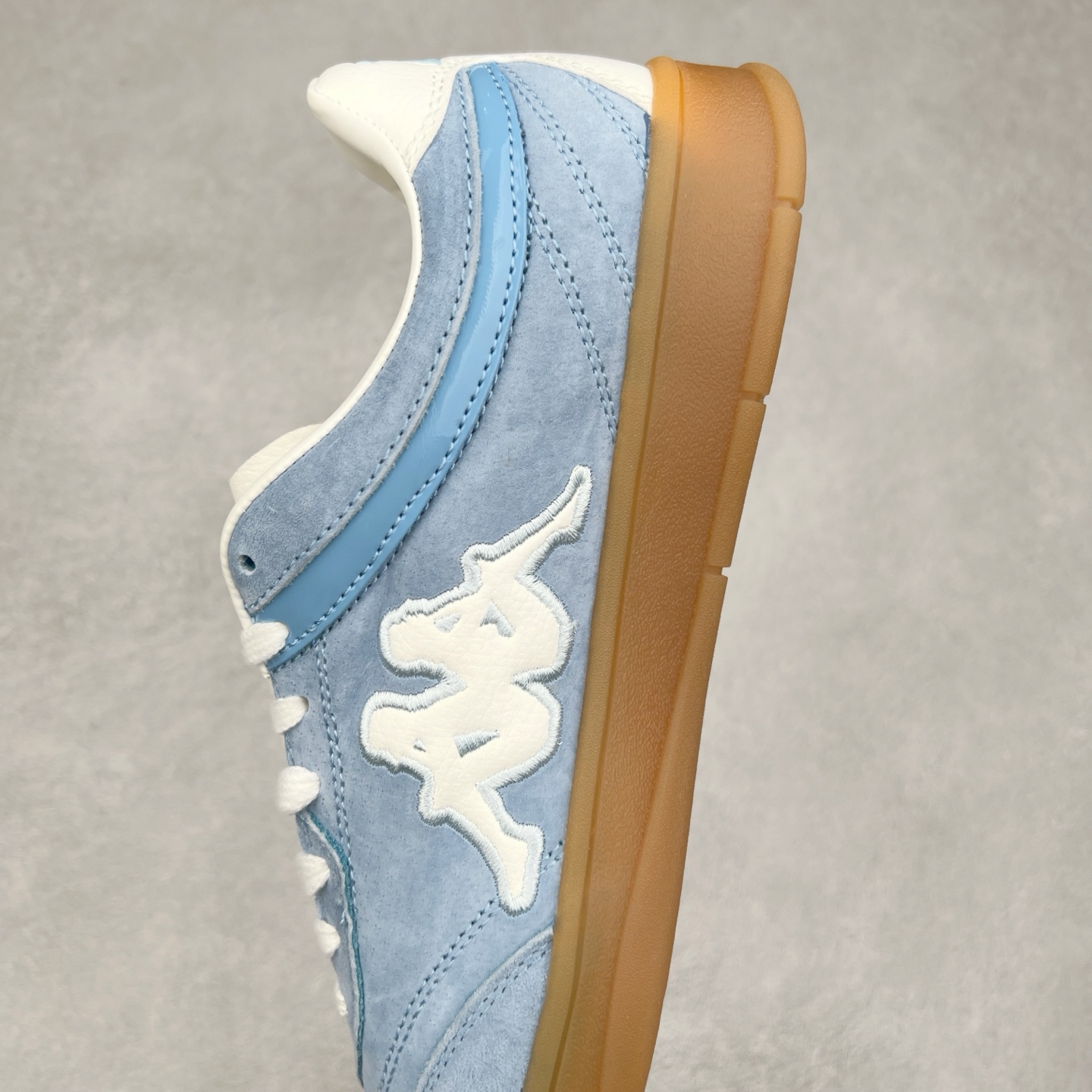 图片[7]-Kappa 1967 Low Sneaker 卡帕系列低帮百搭厚底休闲运动板鞋 原楦原纸版开发版型 采用硬质牛剖革鞋面材质 外置增高耐磨橡胶大底 实拍调校N版已经零色差零失真 百分百还原实物色彩所见即所得 不存在货不对板色差等低级问题 选购参考实物拍摄 不混卖不参货 只用心做好货严格选品 承诺混一赔十 尺码：36 36.5 37.5 38 38.5 39 40 40.5 41 42 42.5 43 44 44.5 45-选品中心