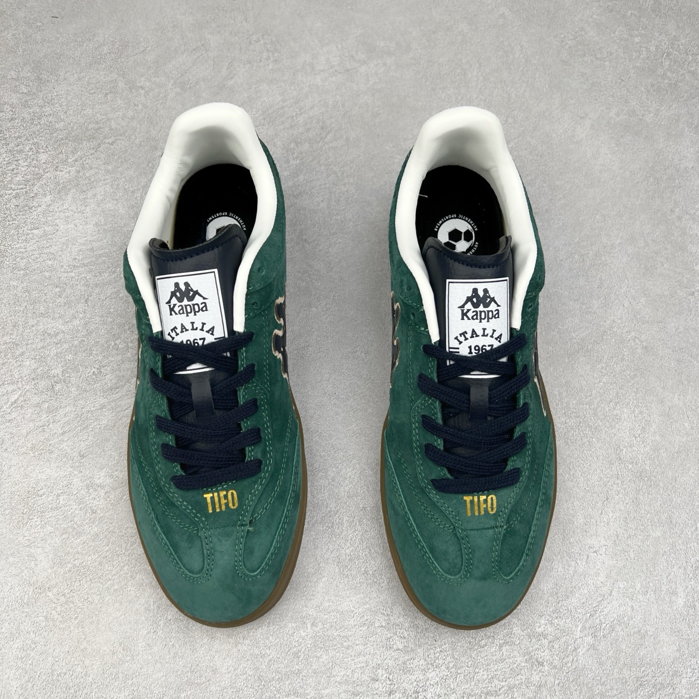 图片[2]-Kappa 1967 Low Sneaker 卡帕系列低帮百搭厚底休闲运动板鞋 原楦原纸版开发版型 采用硬质牛剖革鞋面材质 外置增高耐磨橡胶大底 实拍调校N版已经零色差零失真 百分百还原实物色彩所见即所得 不存在货不对板色差等低级问题 选购参考实物拍摄 不混卖不参货 只用心做好货严格选品 承诺混一赔十 尺码：36 36.5 37.5 38 38.5 39 40 40.5 41 42 42.5 43 44 44.5 45-选品中心