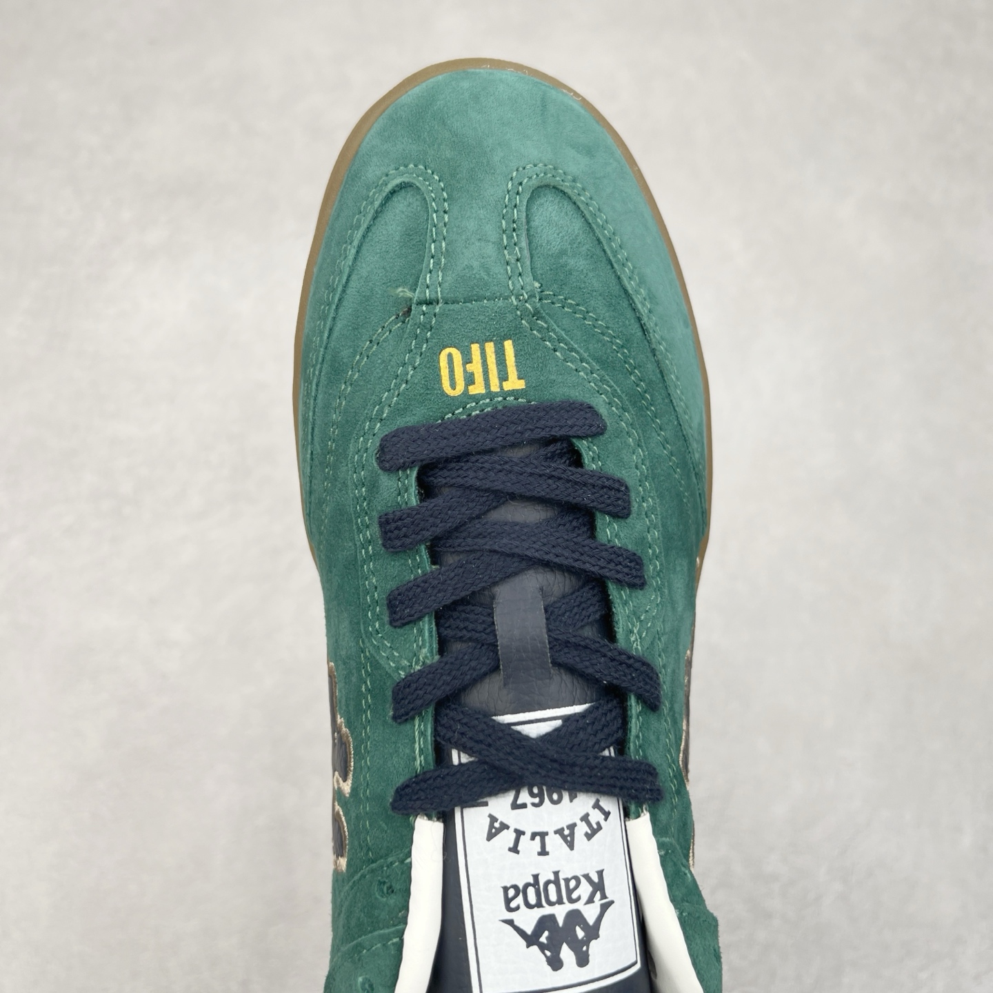 图片[4]-Kappa 1967 Low Sneaker 卡帕系列低帮百搭厚底休闲运动板鞋 原楦原纸版开发版型 采用硬质牛剖革鞋面材质 外置增高耐磨橡胶大底 实拍调校N版已经零色差零失真 百分百还原实物色彩所见即所得 不存在货不对板色差等低级问题 选购参考实物拍摄 不混卖不参货 只用心做好货严格选品 承诺混一赔十 尺码：36 36.5 37.5 38 38.5 39 40 40.5 41 42 42.5 43 44 44.5 45-选品中心