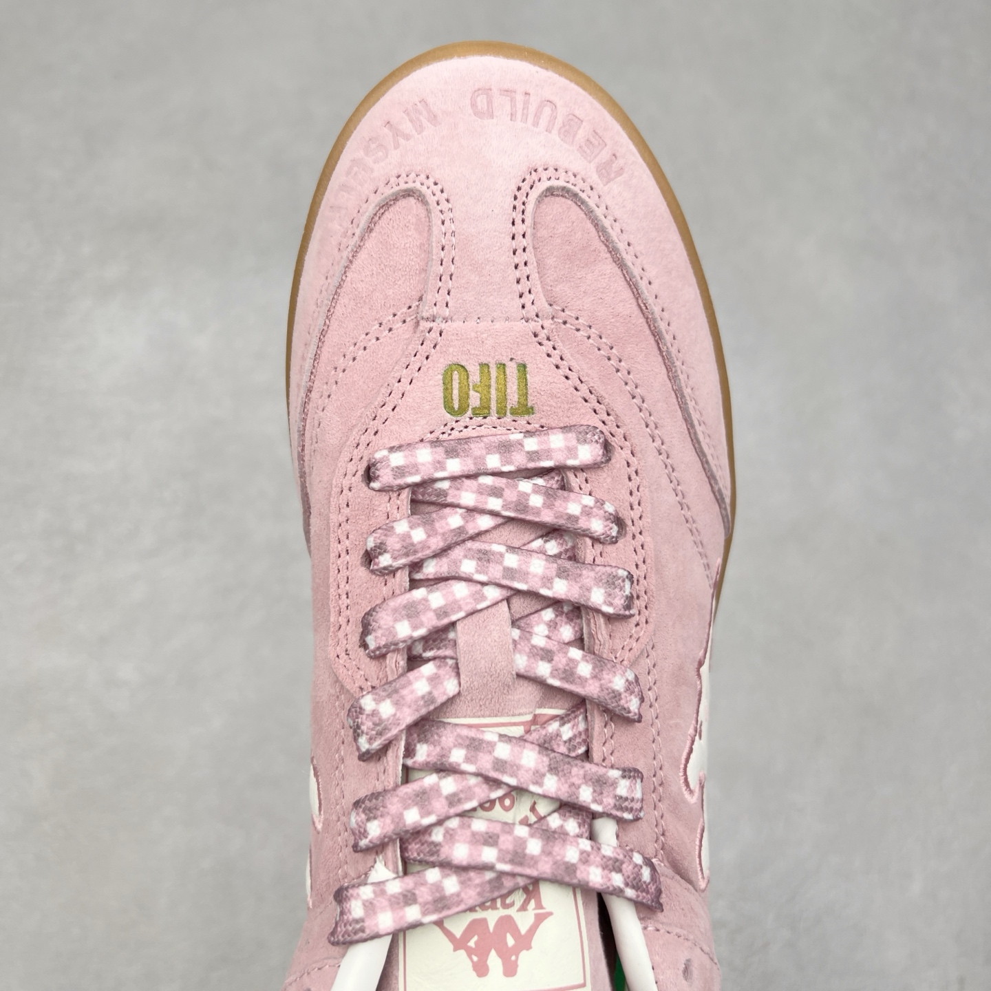 图片[4]-Kappa 1967 Low Sneaker 卡帕系列低帮百搭厚底休闲运动板鞋 原楦原纸版开发版型 采用硬质牛剖革鞋面材质 外置增高耐磨橡胶大底 实拍调校N版已经零色差零失真 百分百还原实物色彩所见即所得 不存在货不对板色差等低级问题 选购参考实物拍摄 不混卖不参货 只用心做好货严格选品 承诺混一赔十 尺码：36 36.5 37.5 38 38.5 39 40 40.5 41 42 42.5 43 44 44.5 45-选品中心