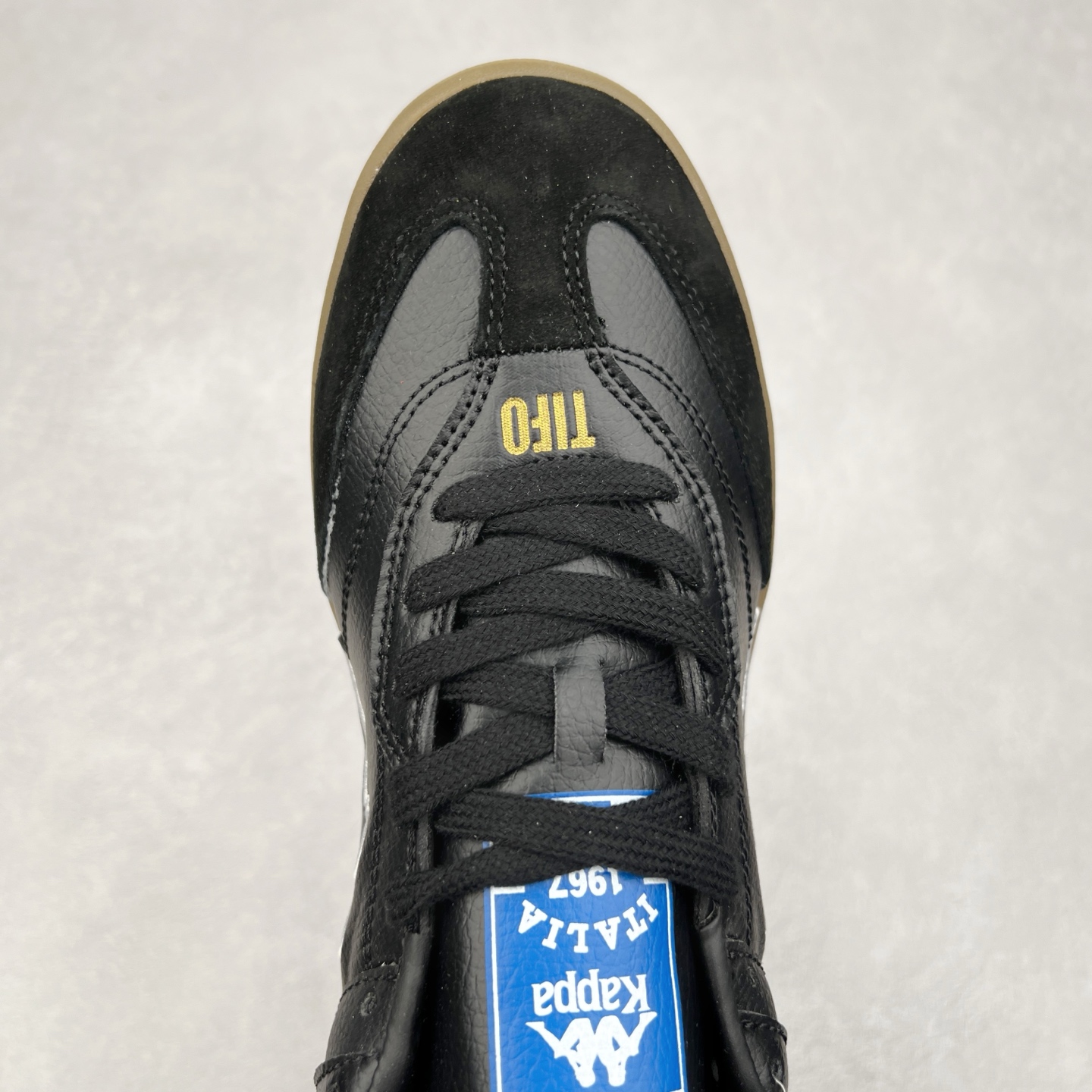 图片[4]-Kappa 1967 Low Sneaker 卡帕系列低帮百搭厚底休闲运动板鞋 原楦原纸版开发版型 采用硬质牛剖革鞋面材质 外置增高耐磨橡胶大底 实拍调校N版已经零色差零失真 百分百还原实物色彩所见即所得 不存在货不对板色差等低级问题 选购参考实物拍摄 不混卖不参货 只用心做好货严格选品 承诺混一赔十 尺码：36 36.5 37.5 38 38.5 39 40 40.5 41 42 42.5 43 44 44.5 45-选品中心