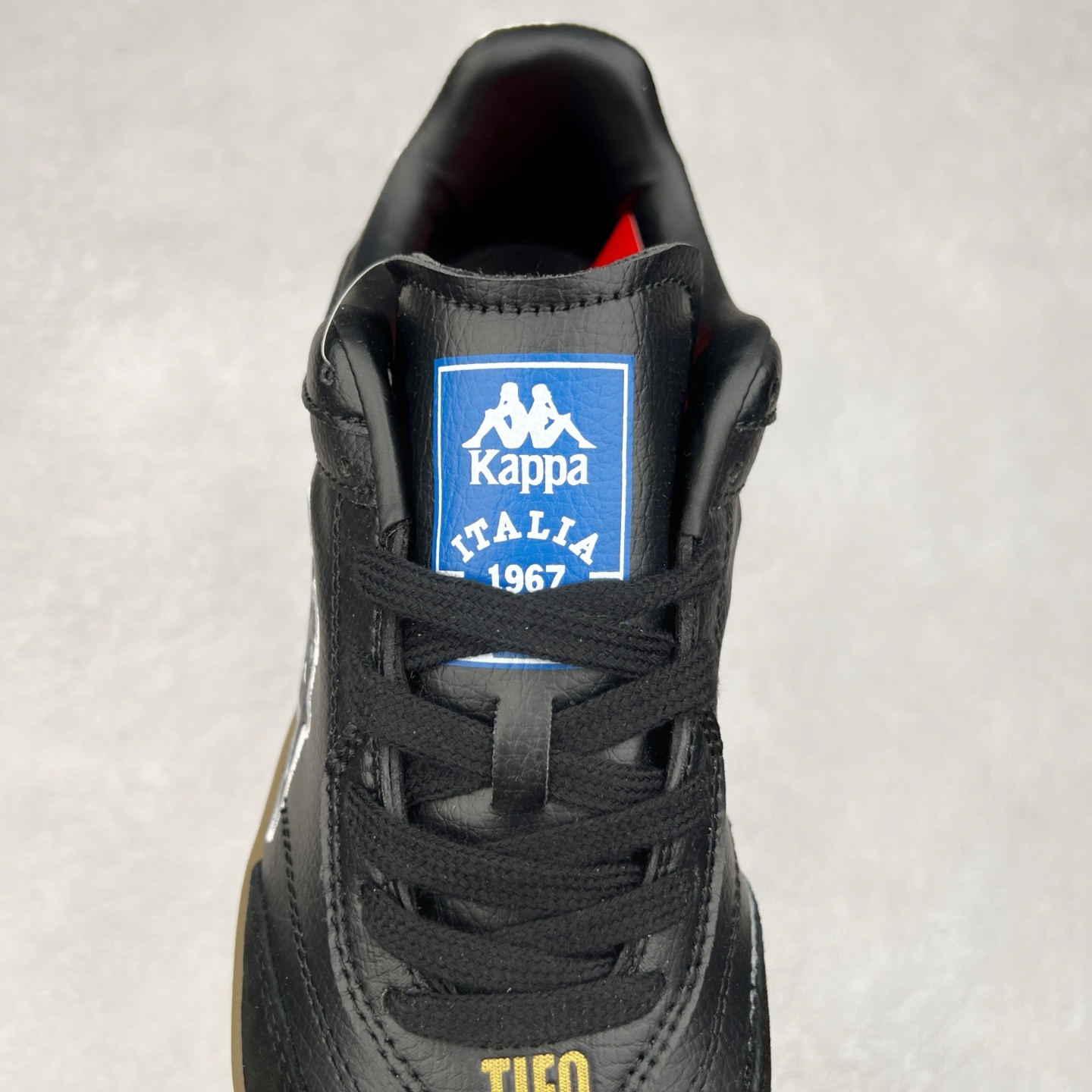 图片[5]-Kappa 1967 Low Sneaker 卡帕系列低帮百搭厚底休闲运动板鞋 原楦原纸版开发版型 采用硬质牛剖革鞋面材质 外置增高耐磨橡胶大底 实拍调校N版已经零色差零失真 百分百还原实物色彩所见即所得 不存在货不对板色差等低级问题 选购参考实物拍摄 不混卖不参货 只用心做好货严格选品 承诺混一赔十 尺码：36 36.5 37.5 38 38.5 39 40 40.5 41 42 42.5 43 44 44.5 45-选品中心