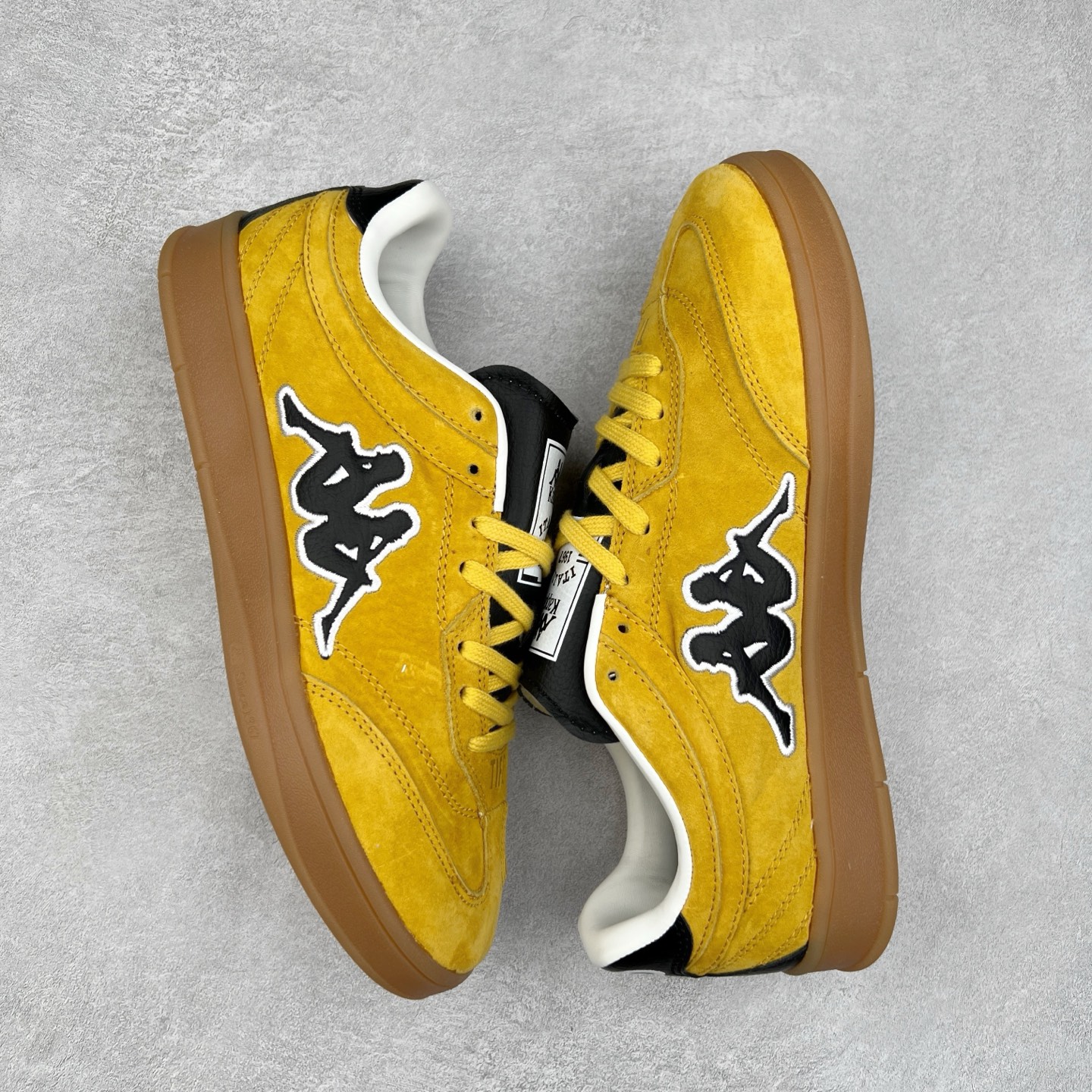 图片[3]-Kappa 1967 Low Sneaker 卡帕系列低帮百搭厚底休闲运动板鞋 原楦原纸版开发版型 采用硬质牛剖革鞋面材质 外置增高耐磨橡胶大底 实拍调校N版已经零色差零失真 百分百还原实物色彩所见即所得 不存在货不对板色差等低级问题 选购参考实物拍摄 不混卖不参货 只用心做好货严格选品 承诺混一赔十 尺码：36 36.5 37.5 38 38.5 39 40 40.5 41 42 42.5 43 44 44.5 45-选品中心