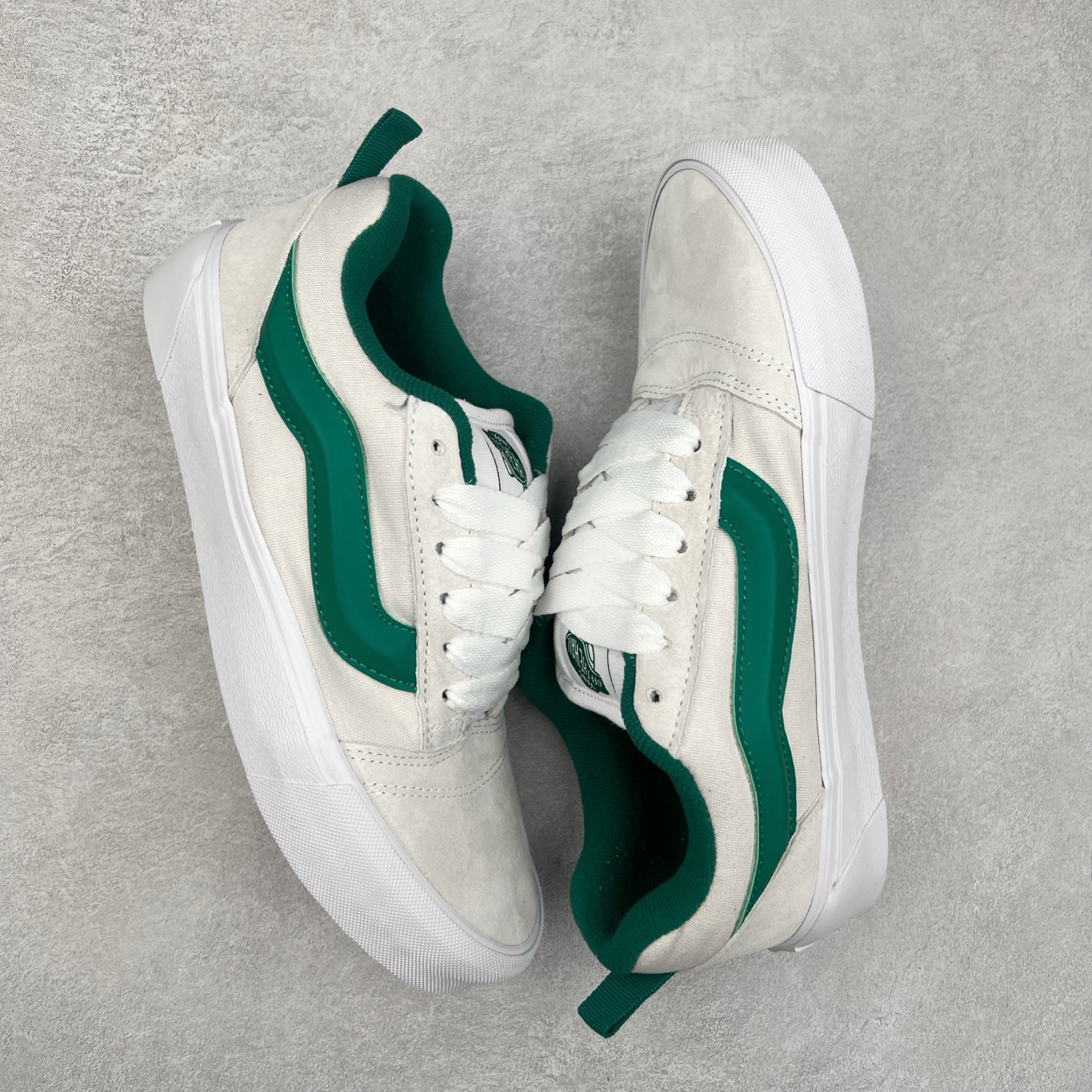 图片[3]-Vans Knu Skool 米白绿 肥胖版立体大Logo 加厚鞋舌 低帮复古休闲硫化面包鞋 尺码：35 36 36.5 37 38 38.5 39 40 40.5 41 42 42.5 43 44 45 工艺：硫化1：1（重量1：1、真标、原钢印、材质标、鞋型标、合格证）-选品中心