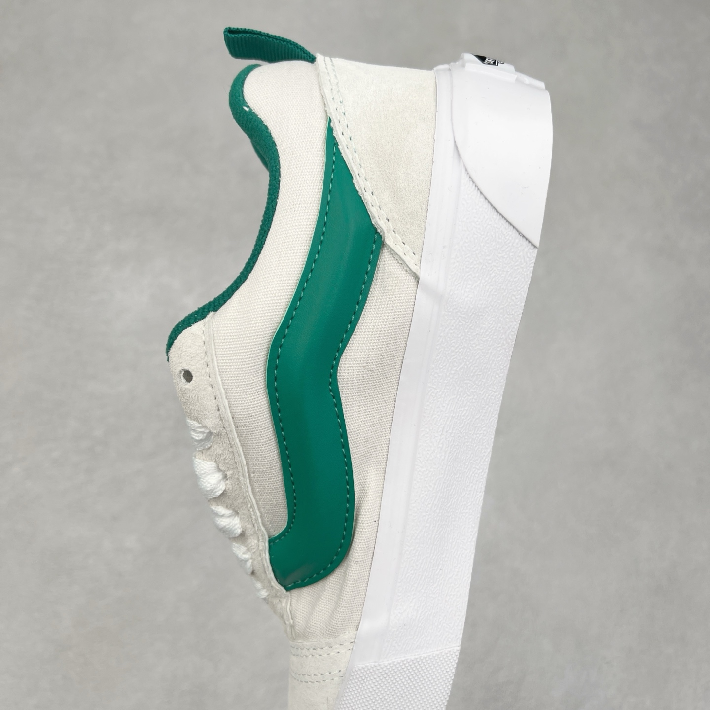 图片[7]-Vans Knu Skool 米白绿 肥胖版立体大Logo 加厚鞋舌 低帮复古休闲硫化面包鞋 尺码：35 36 36.5 37 38 38.5 39 40 40.5 41 42 42.5 43 44 45 工艺：硫化1：1（重量1：1、真标、原钢印、材质标、鞋型标、合格证）-选品中心