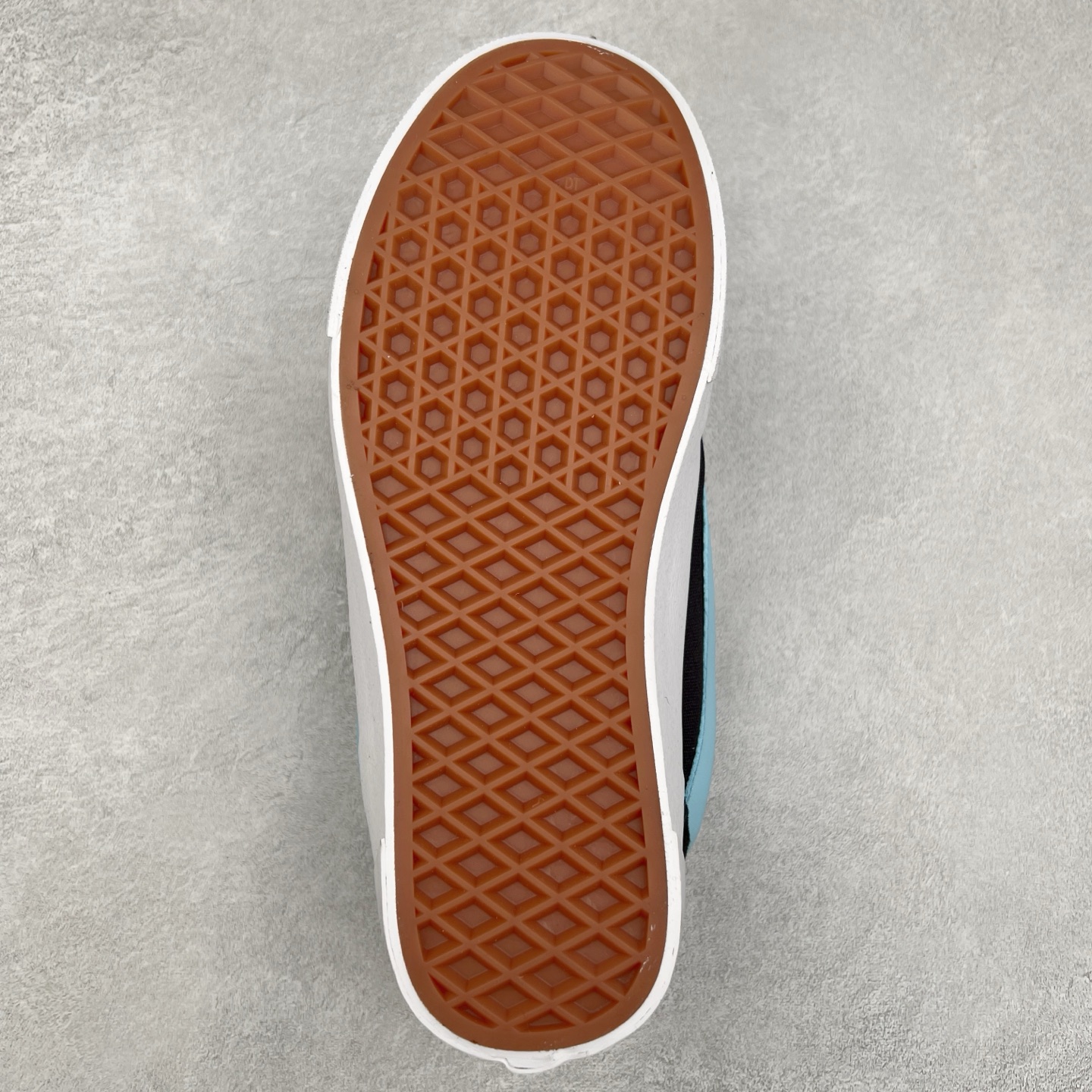 图片[9]-Vans Knu Skool 深灰蓝 肥胖版立体大Logo 加厚鞋舌 低帮复古休闲硫化面包鞋 尺码：35 36 36.5 37 38 38.5 39 40 40.5 41 42 42.5 43 44 45 工艺：硫化1：1（重量1：1、真标、原钢印、材质标、鞋型标、合格证）-选品中心