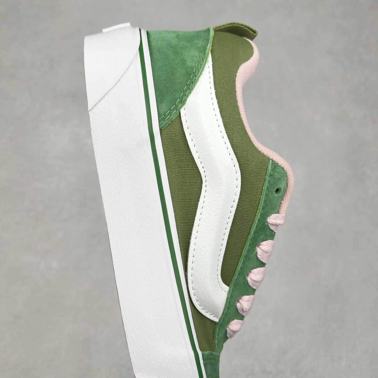 图片[6]-Vans Knu Skool 绿粉 肥胖版立体大Logo 加厚鞋舌 低帮复古休闲硫化面包鞋 尺码：35 36 36.5 37 38 38.5 39 40 40.5 41 42 42.5 43 44 45 工艺：硫化1：1（重量1：1、真标、原钢印、材质标、鞋型标、合格证）-选品中心