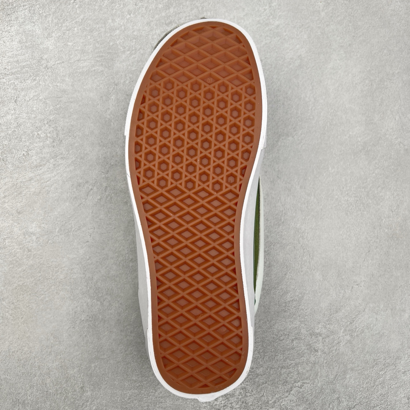 图片[9]-Vans Knu Skool 绿粉 肥胖版立体大Logo 加厚鞋舌 低帮复古休闲硫化面包鞋 尺码：35 36 36.5 37 38 38.5 39 40 40.5 41 42 42.5 43 44 45 工艺：硫化1：1（重量1：1、真标、原钢印、材质标、鞋型标、合格证）-选品中心