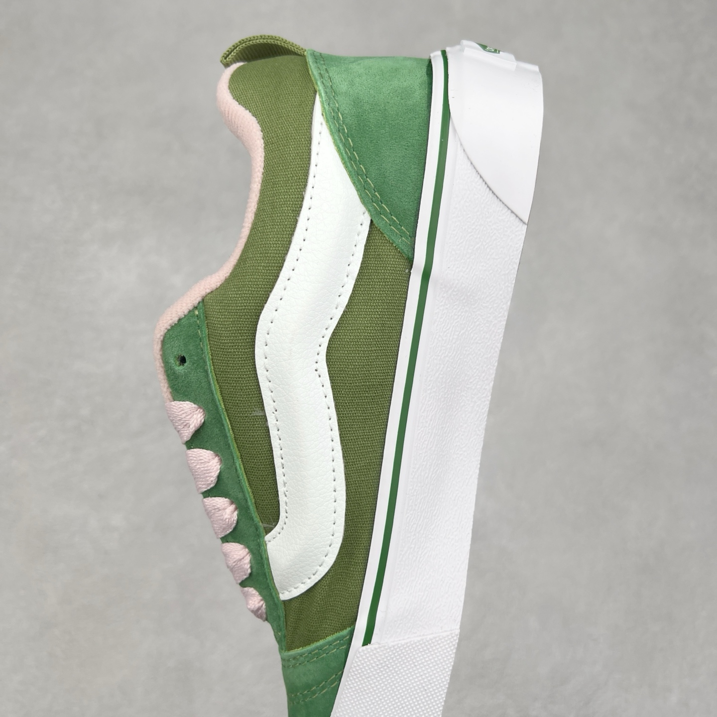 图片[7]-Vans Knu Skool 绿粉 肥胖版立体大Logo 加厚鞋舌 低帮复古休闲硫化面包鞋 尺码：35 36 36.5 37 38 38.5 39 40 40.5 41 42 42.5 43 44 45 工艺：硫化1：1（重量1：1、真标、原钢印、材质标、鞋型标、合格证）-选品中心