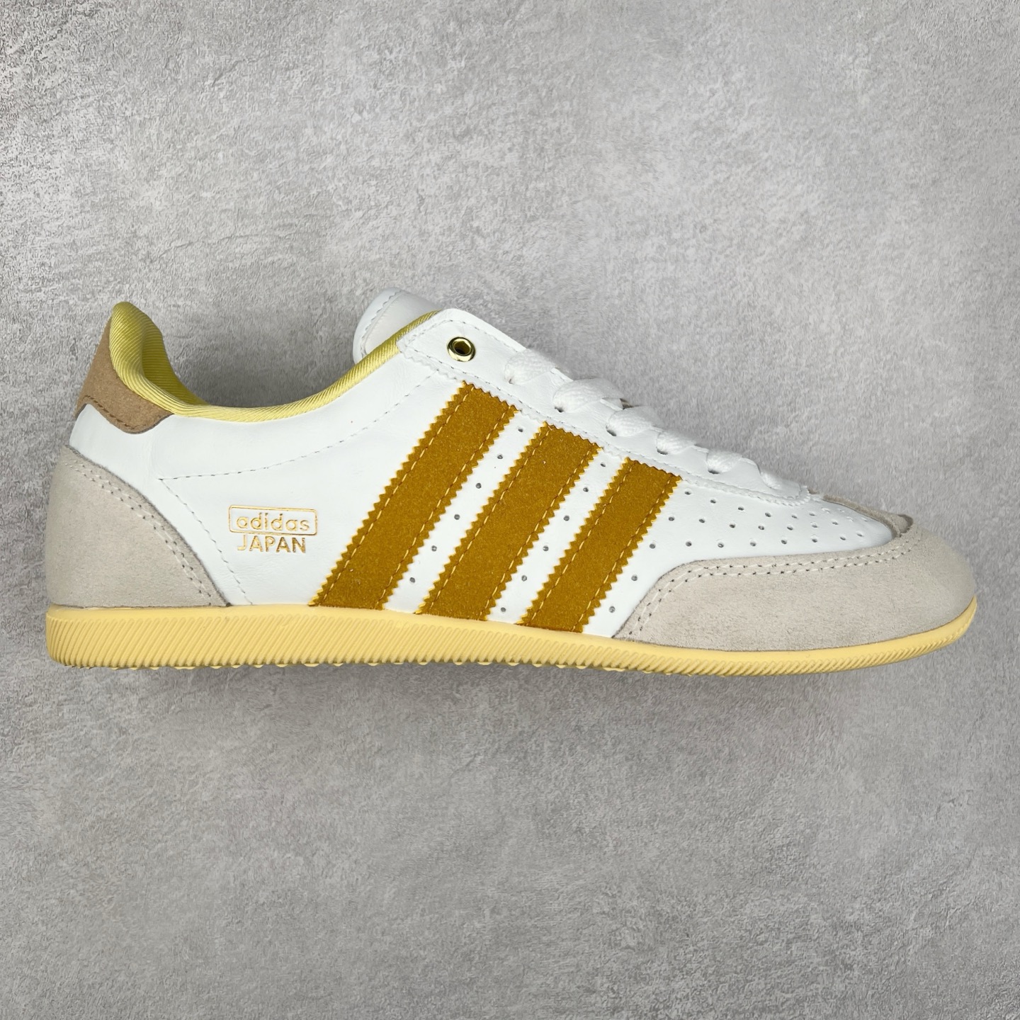 AD Originals JAPAN W 舒适百搭防滑耐磨低帮板鞋 IG2011 尺码：35.5 36 36.5 37 38.5 39 40 40.5 41 42 42.5 43 44 44.5 45-选品中心